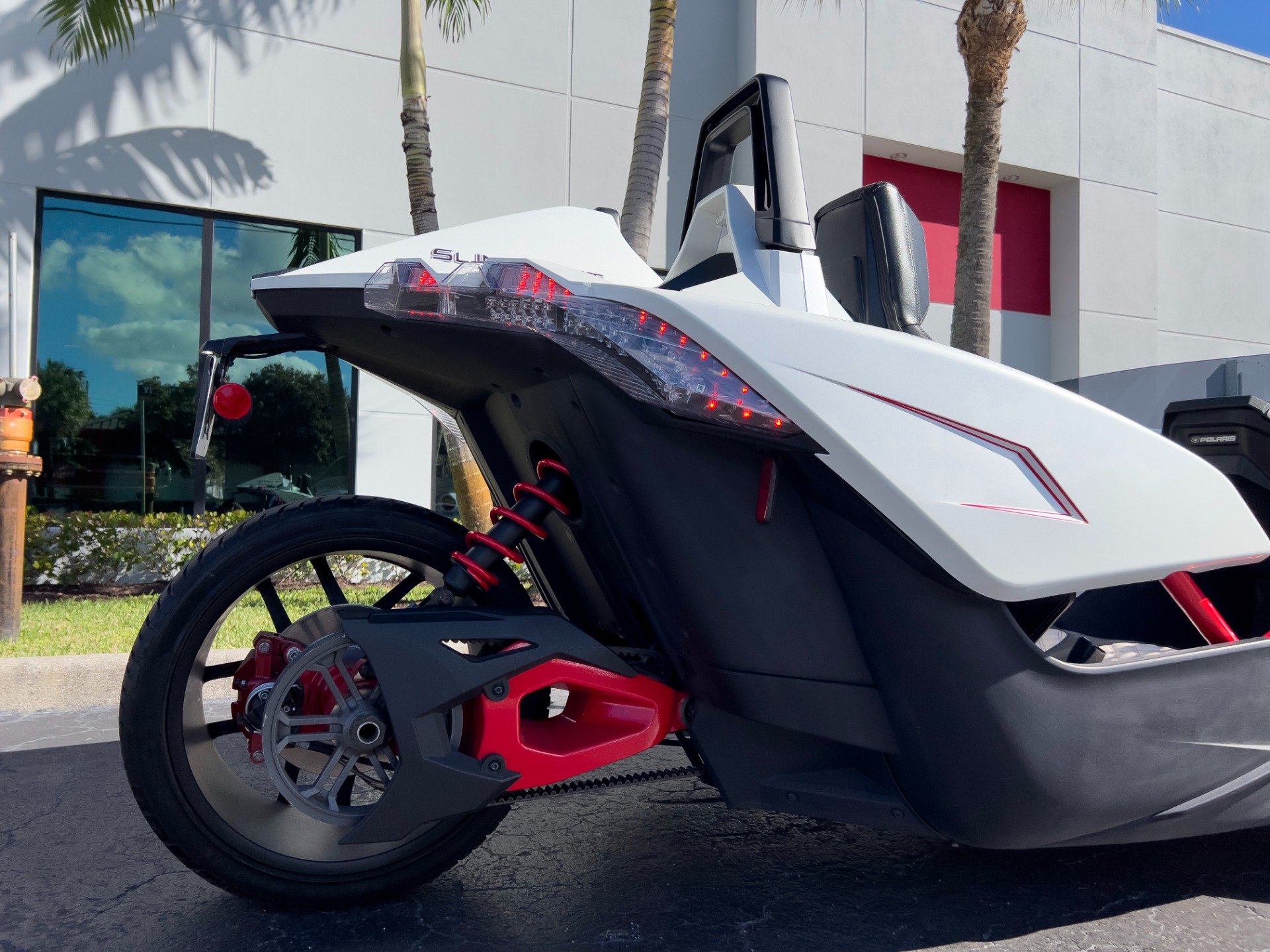 Used-2016-Polaris-Slingshot-SL-LE