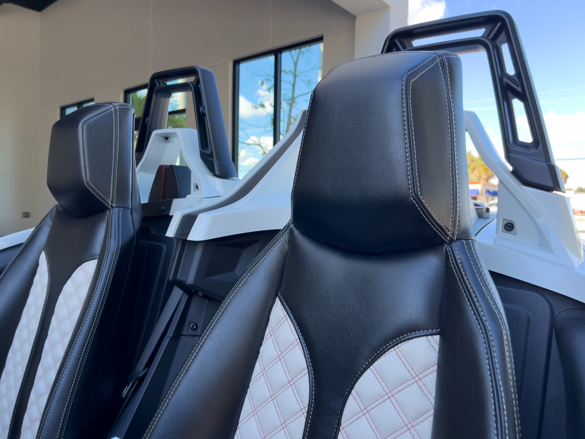 Used-2016-Polaris-Slingshot-SL-LE