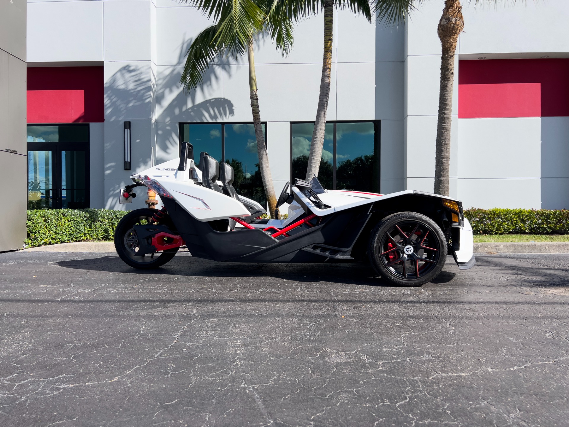 Used-2016-Polaris-Slingshot-SL-LE