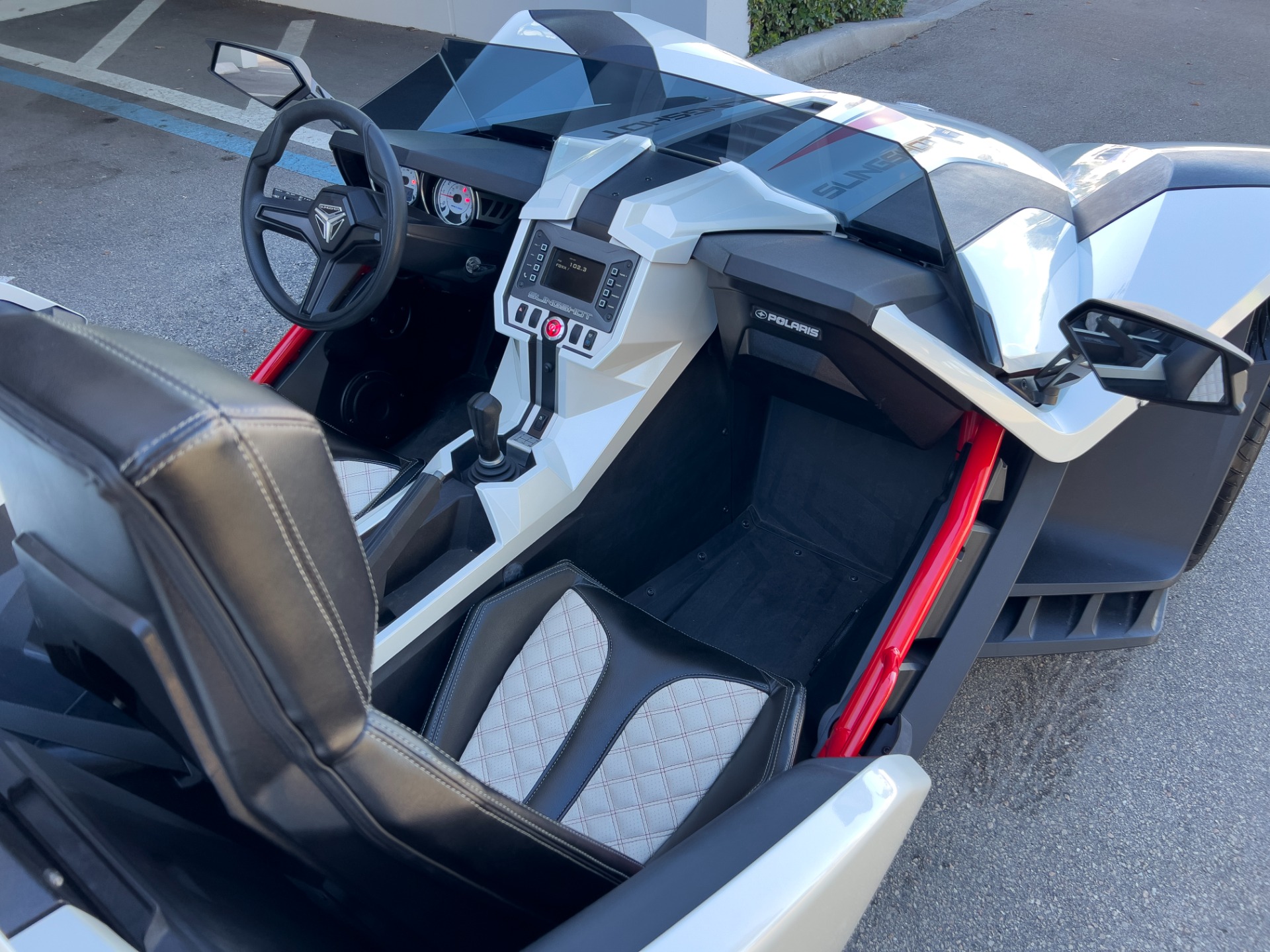 Used-2016-Polaris-Slingshot-SL-LE