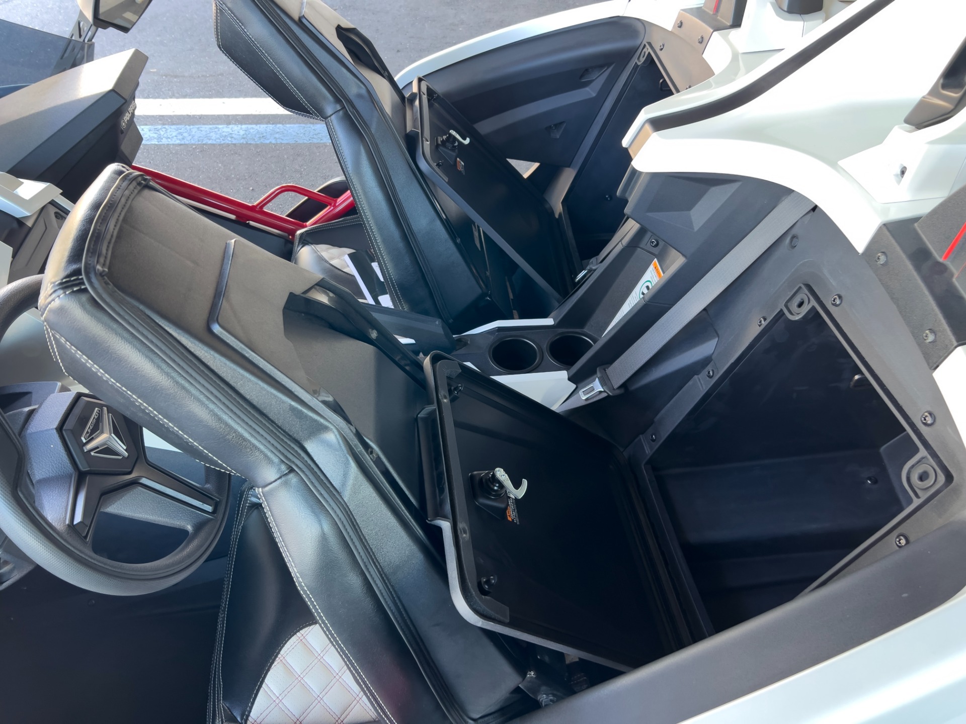 Used-2016-Polaris-Slingshot-SL-LE