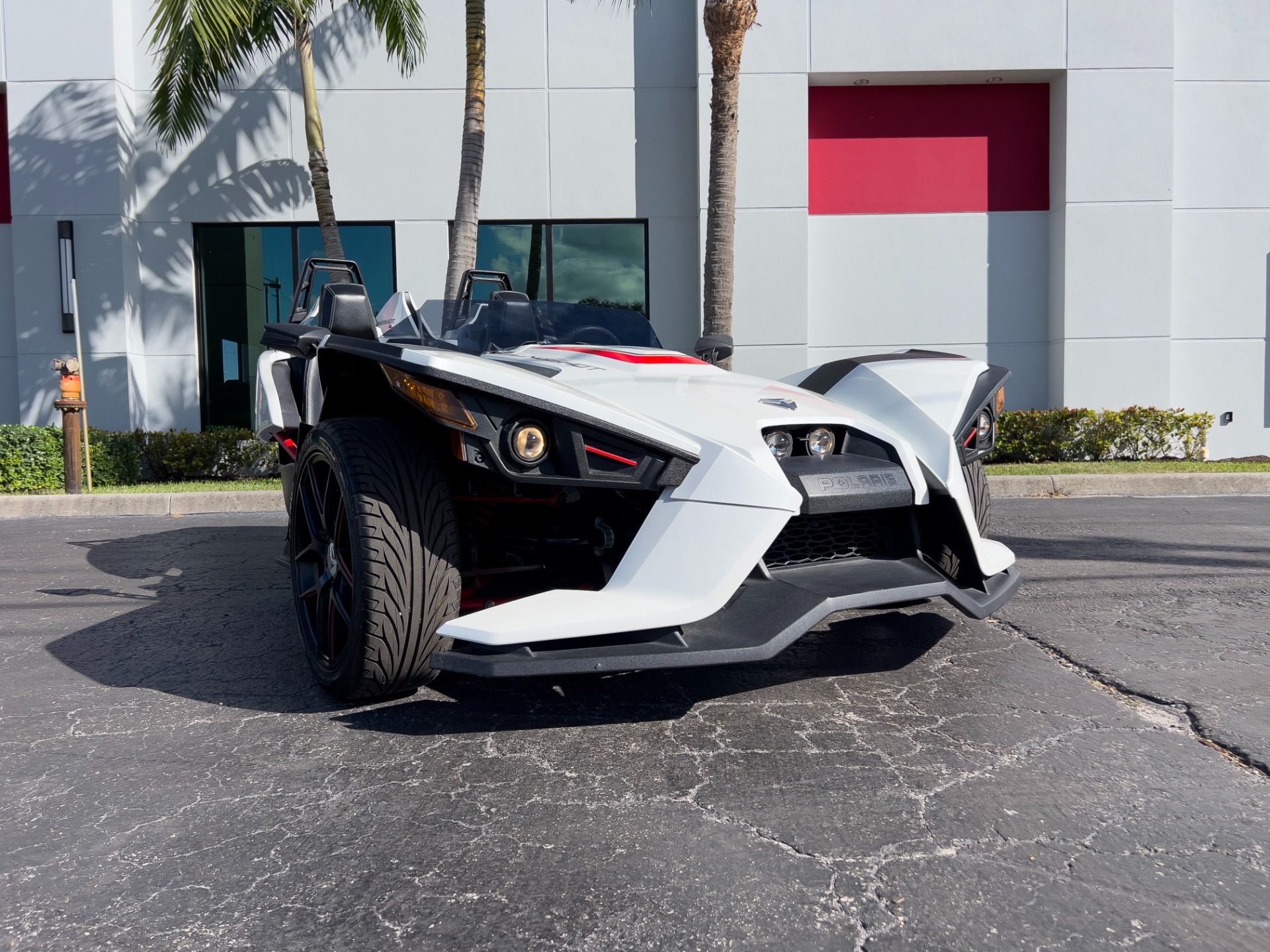 Used-2016-Polaris-Slingshot-SL-LE