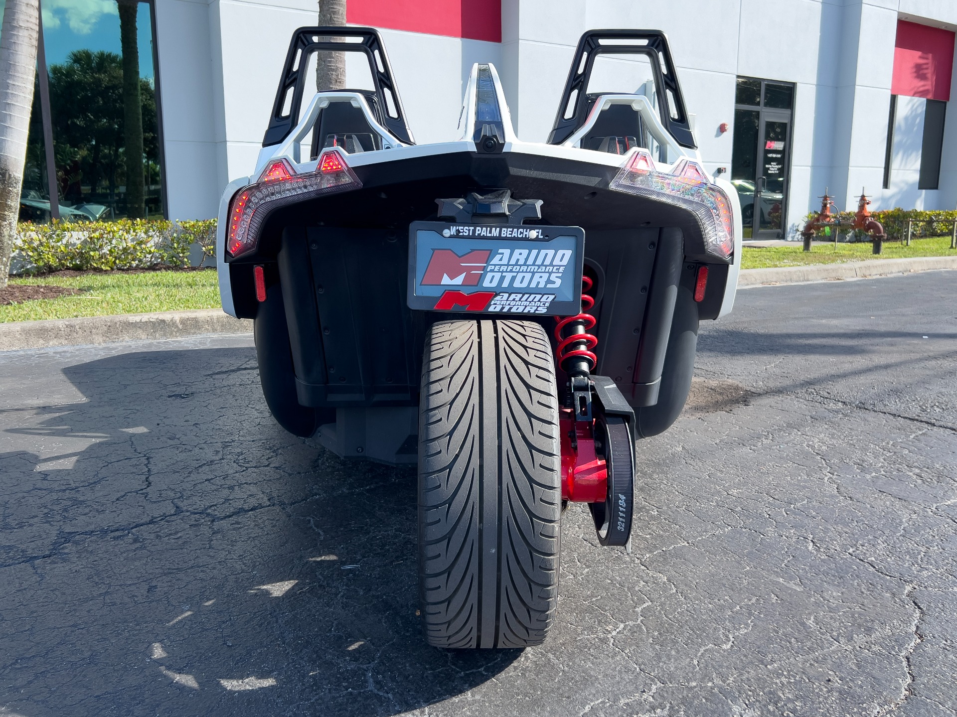Used-2016-Polaris-Slingshot-SL-LE