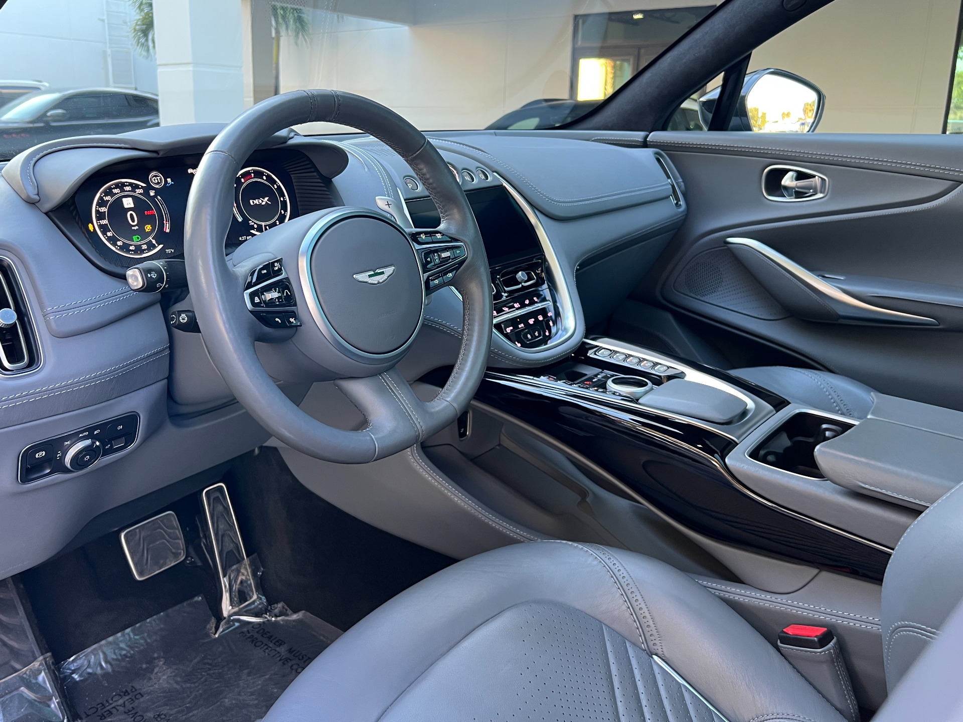 Used-2021-Aston-Martin-DBX
