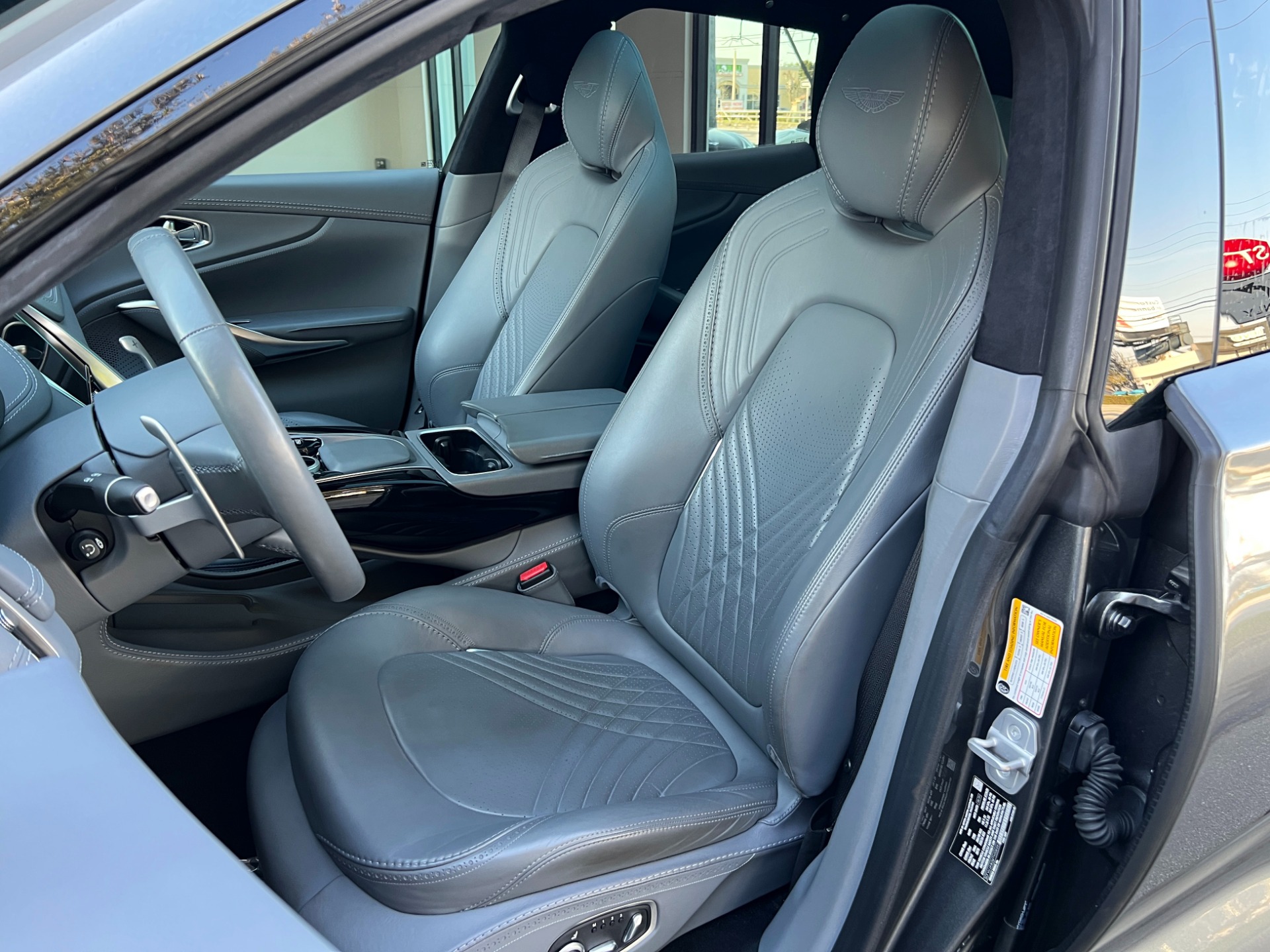 Used-2021-Aston-Martin-DBX