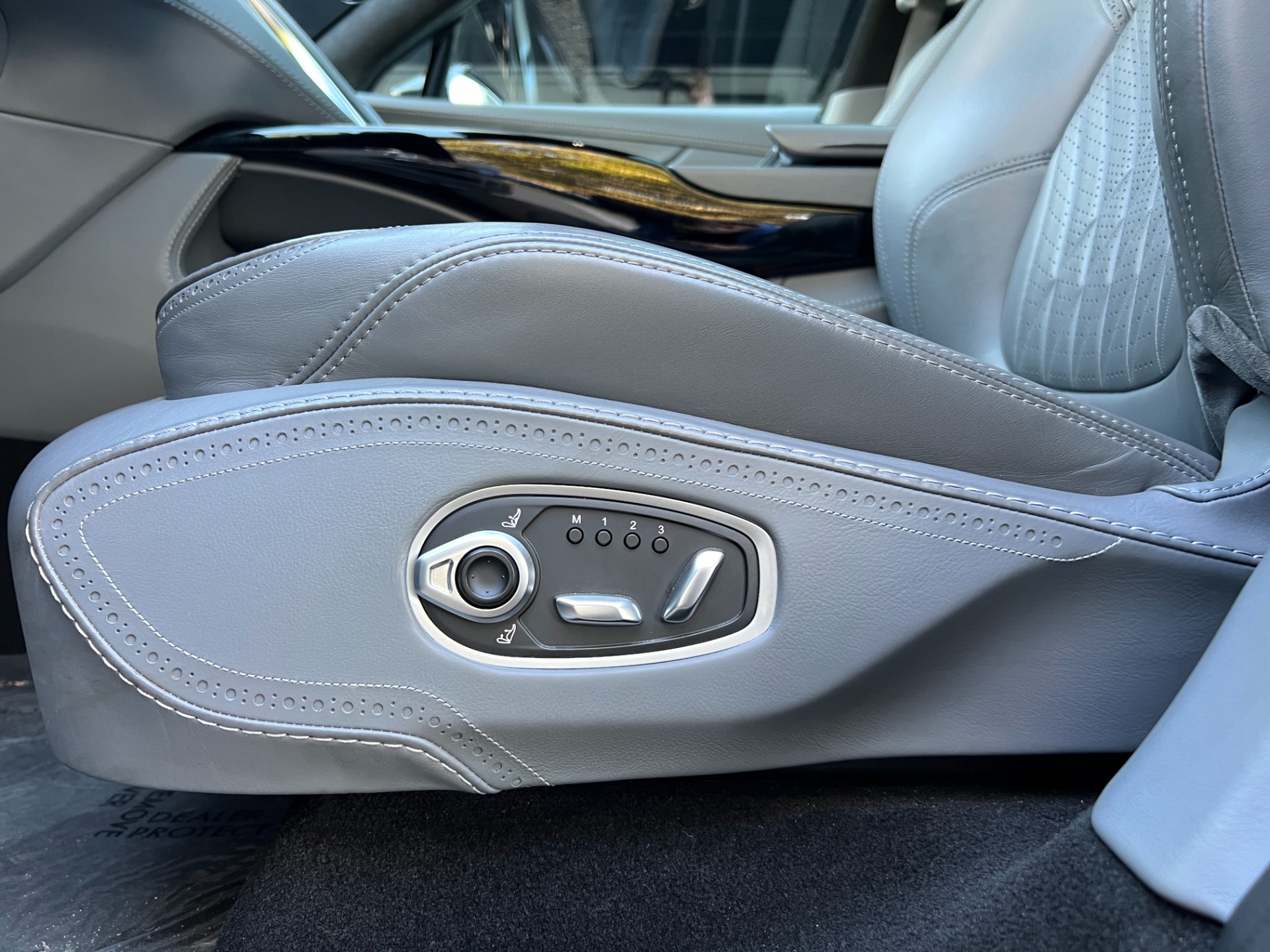 Used-2021-Aston-Martin-DBX