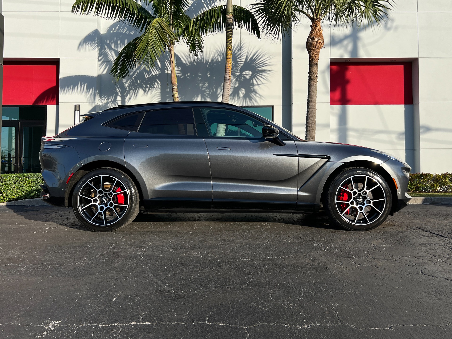 Used-2021-Aston-Martin-DBX