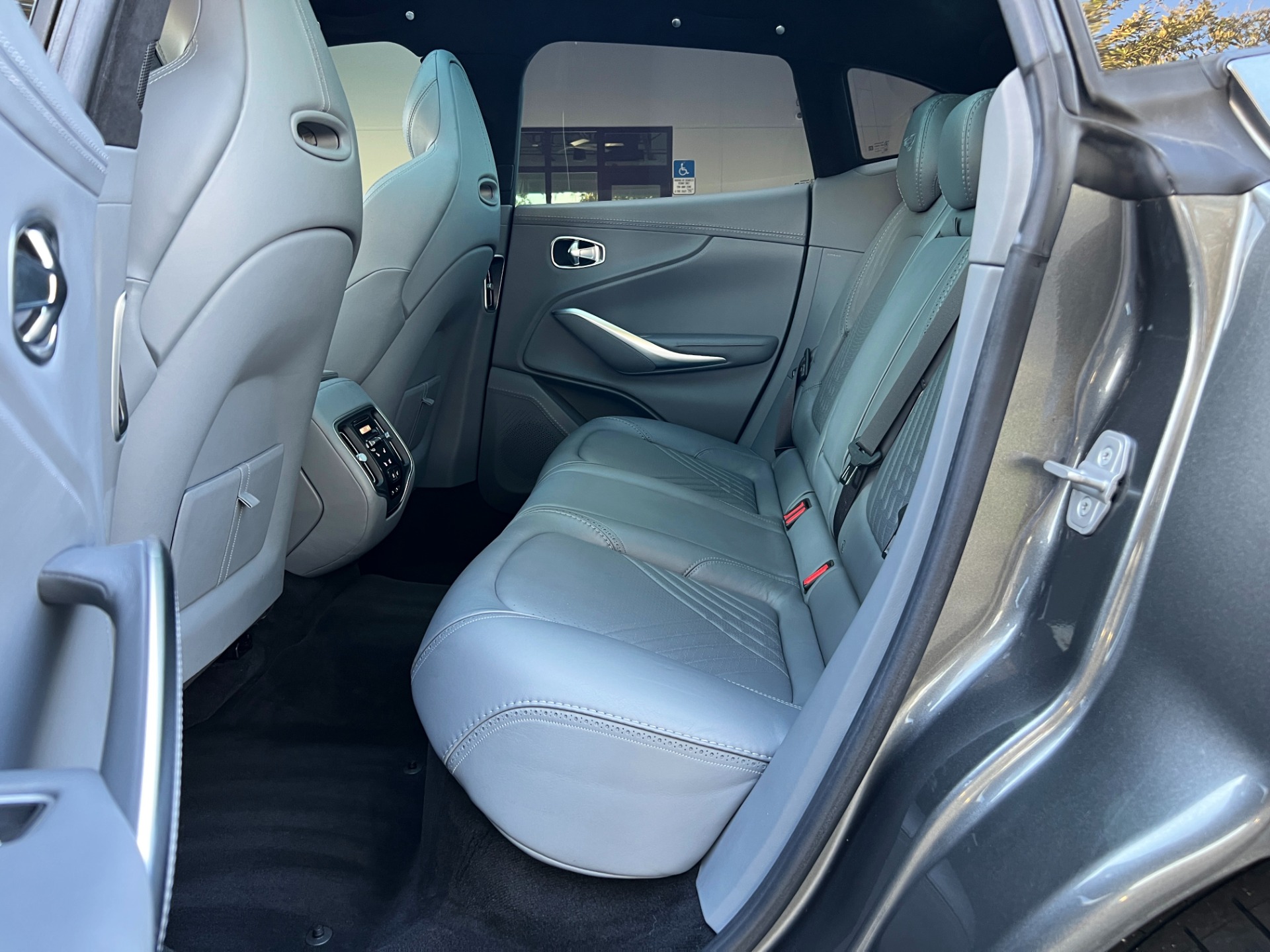 Used-2021-Aston-Martin-DBX