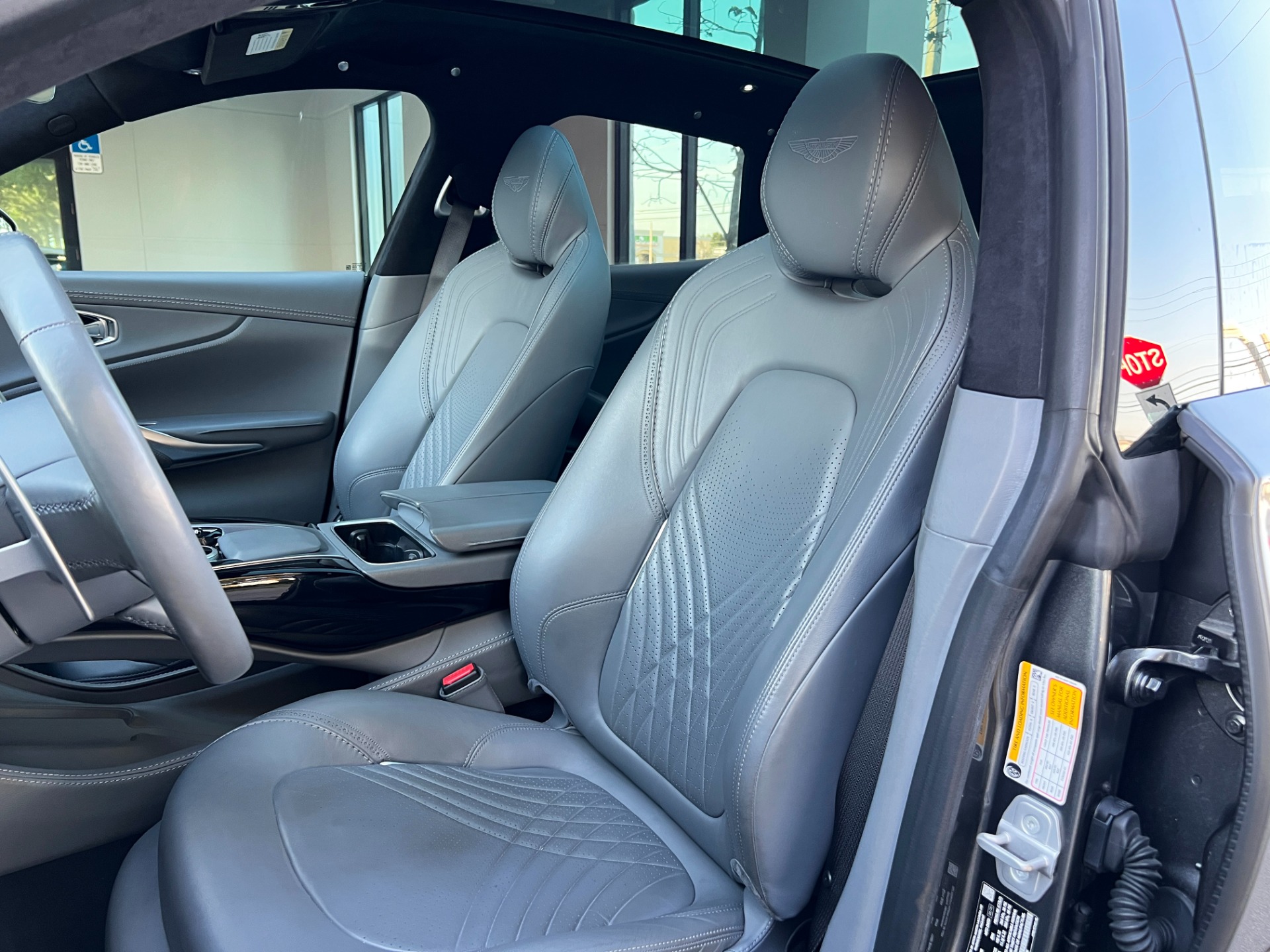 Used-2021-Aston-Martin-DBX