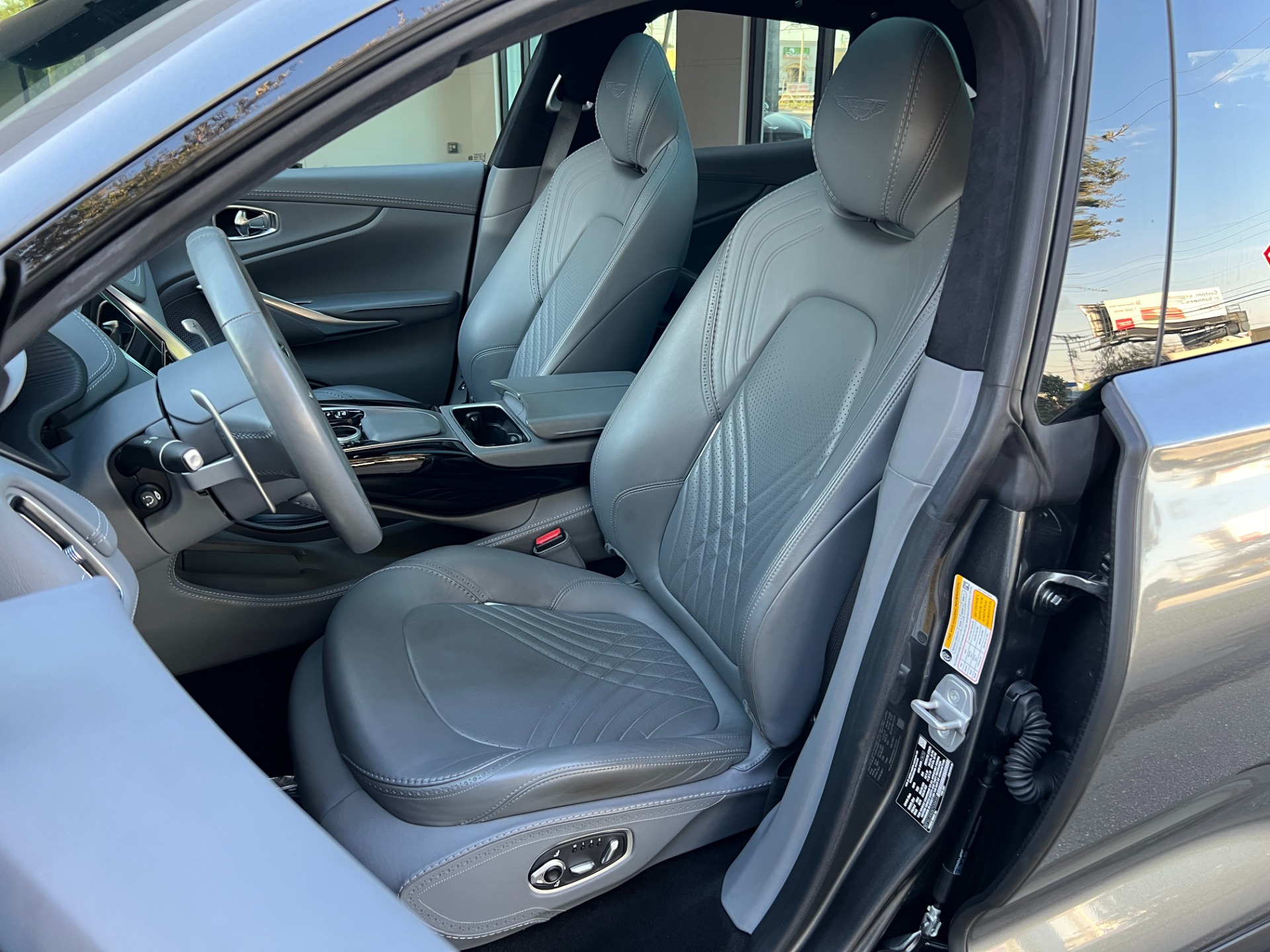 Used-2021-Aston-Martin-DBX