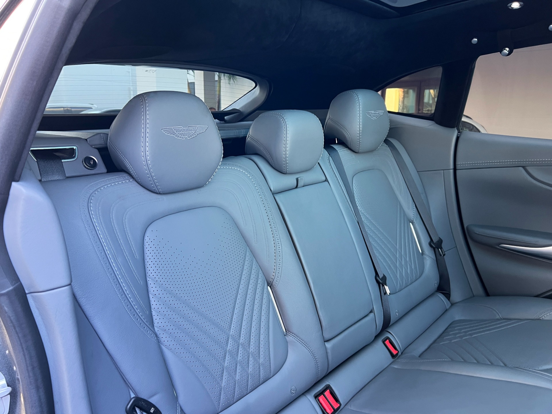 Used-2021-Aston-Martin-DBX
