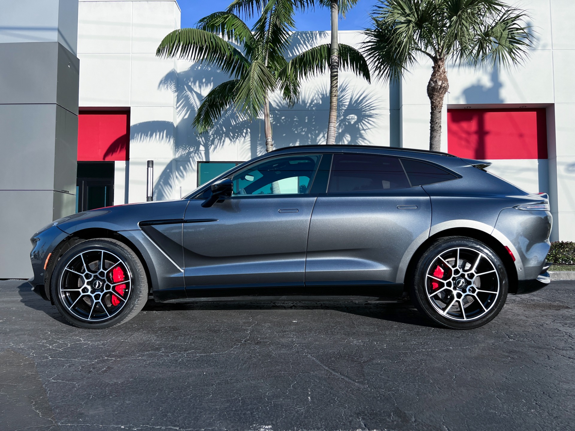 Used-2021-Aston-Martin-DBX
