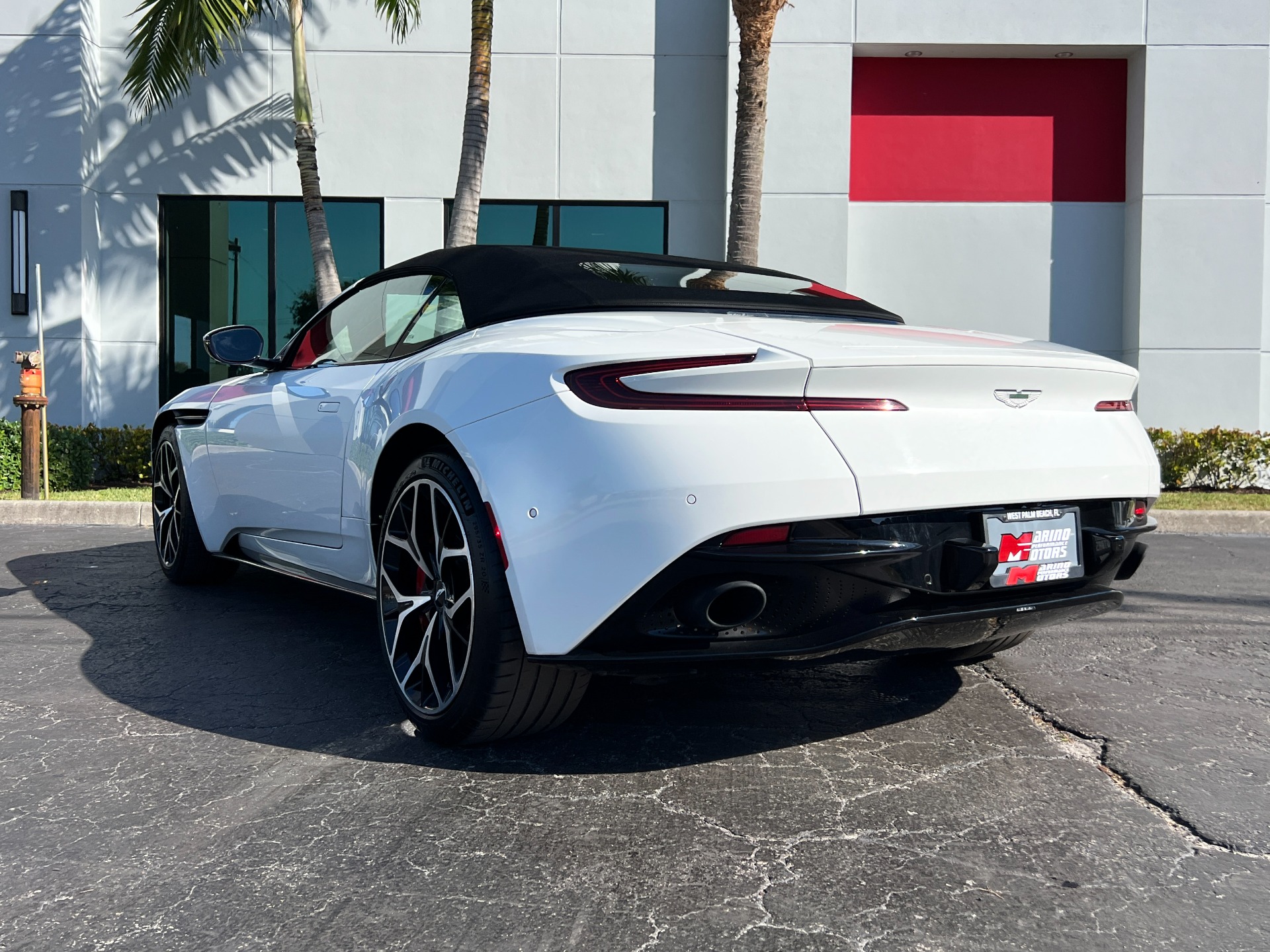 Used-2019-Aston-Martin-DB11-Volante