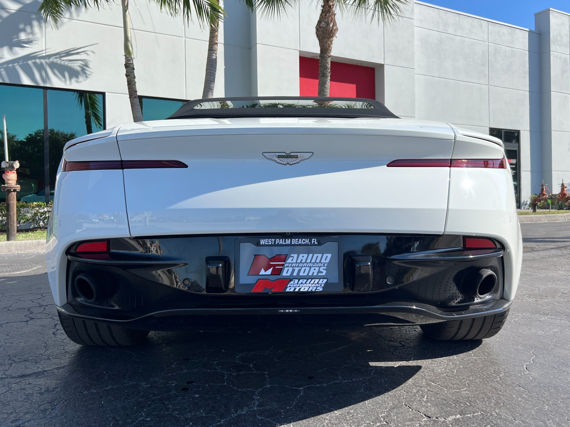 Used-2019-Aston-Martin-DB11-Volante