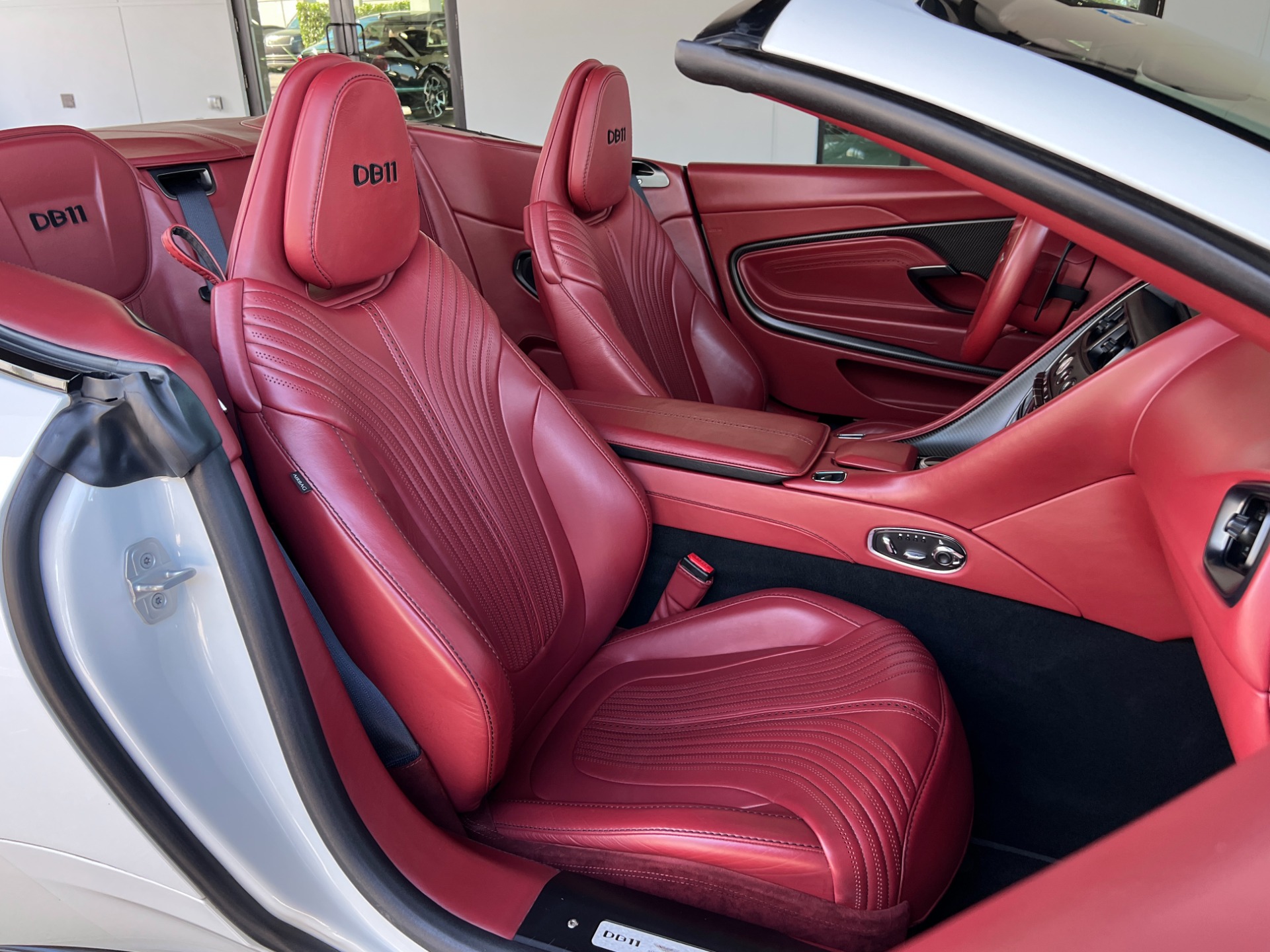 Used-2019-Aston-Martin-DB11-Volante