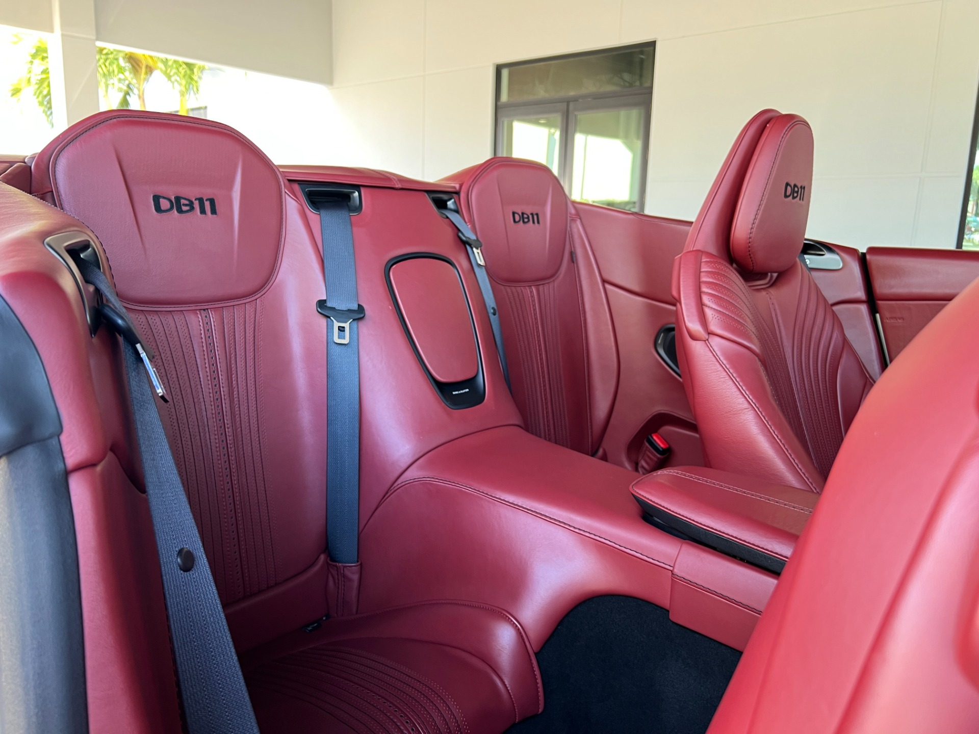 Used-2019-Aston-Martin-DB11-Volante