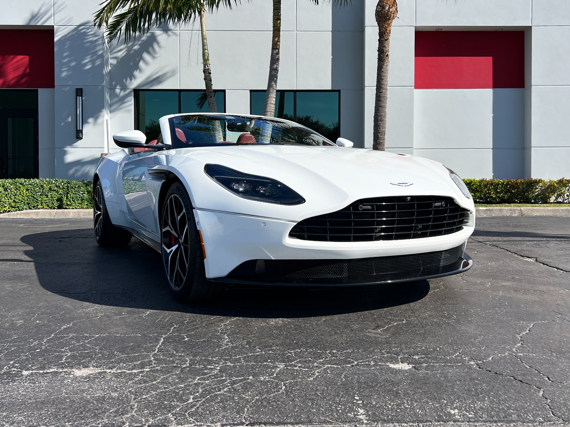 Used-2019-Aston-Martin-DB11-Volante
