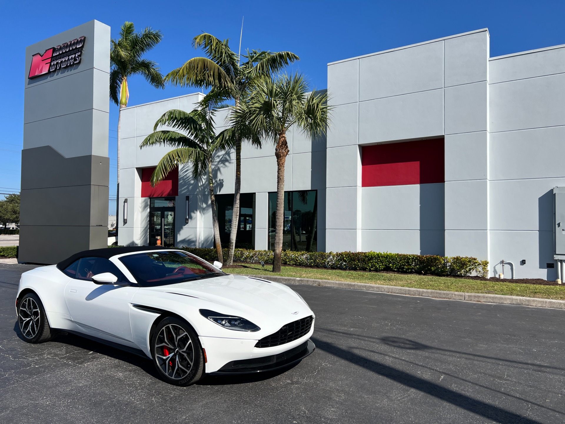 Used-2019-Aston-Martin-DB11-Volante