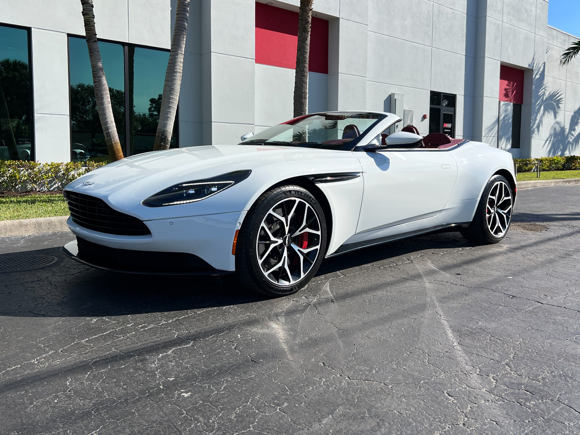 Used-2019-Aston-Martin-DB11-Volante