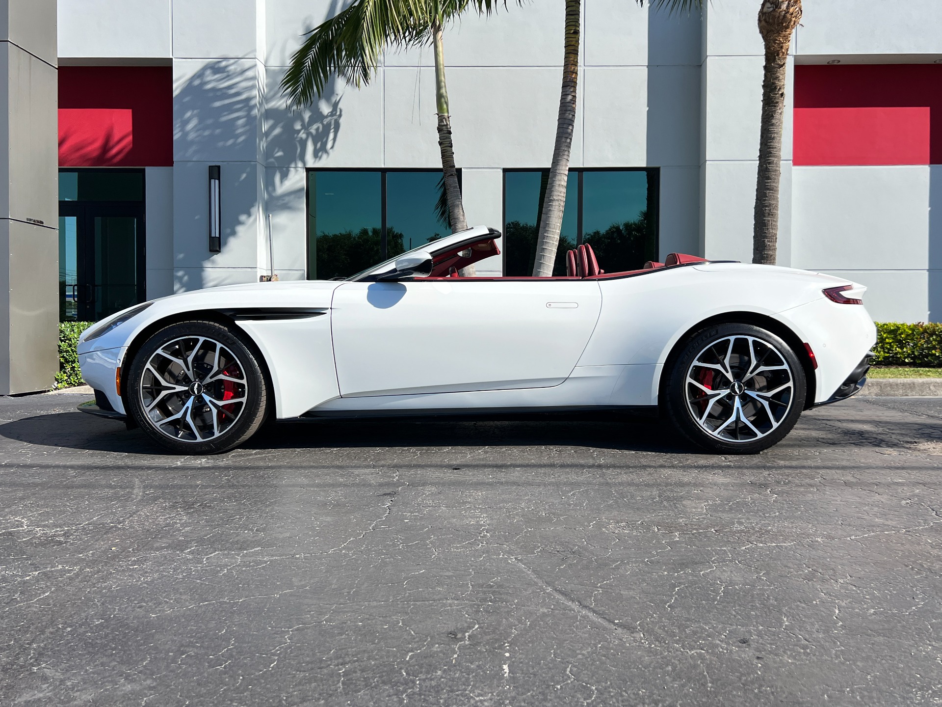 Used-2019-Aston-Martin-DB11-Volante