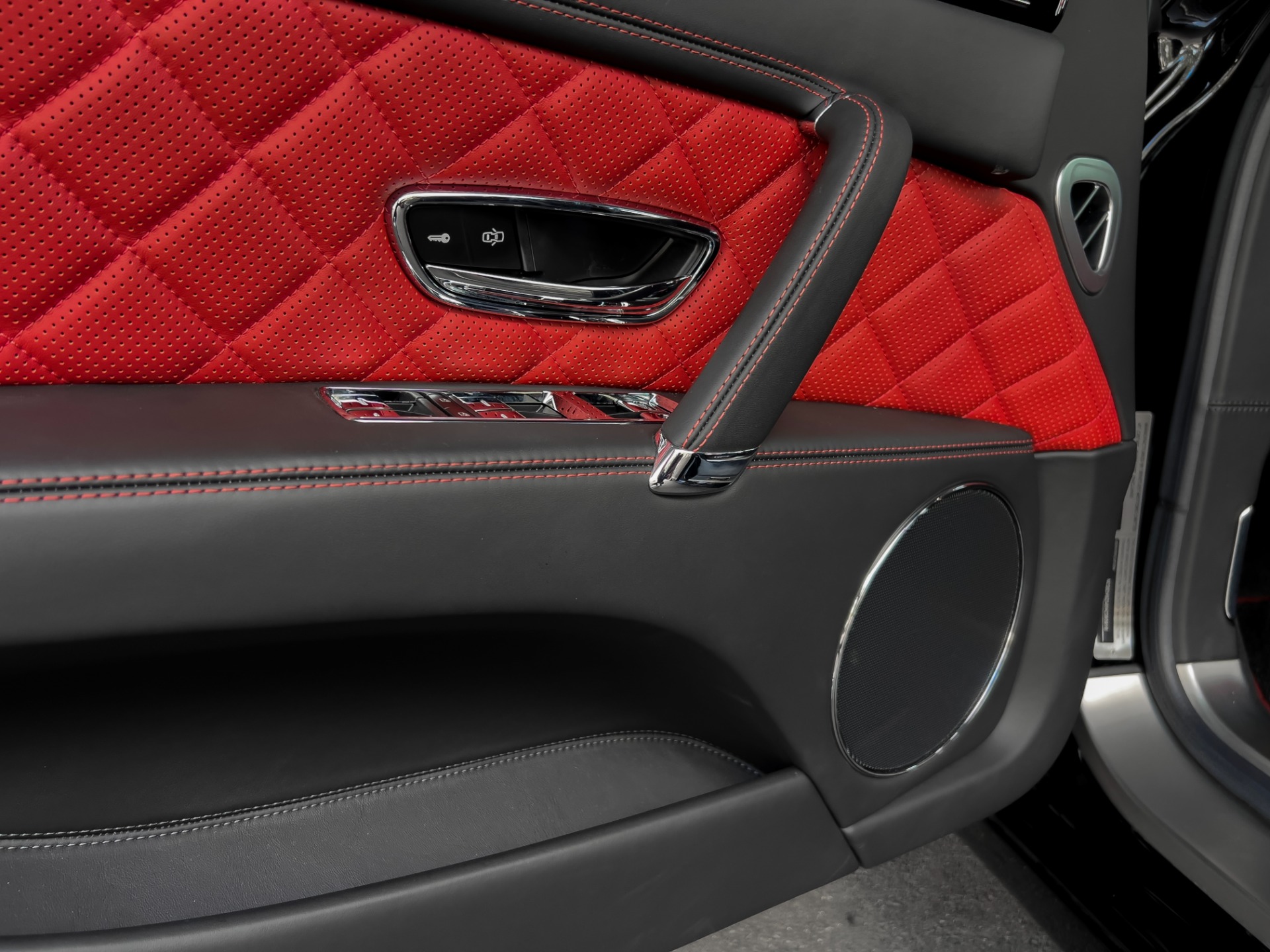 Used-2017-Bentley-Flying-Spur-V8-S