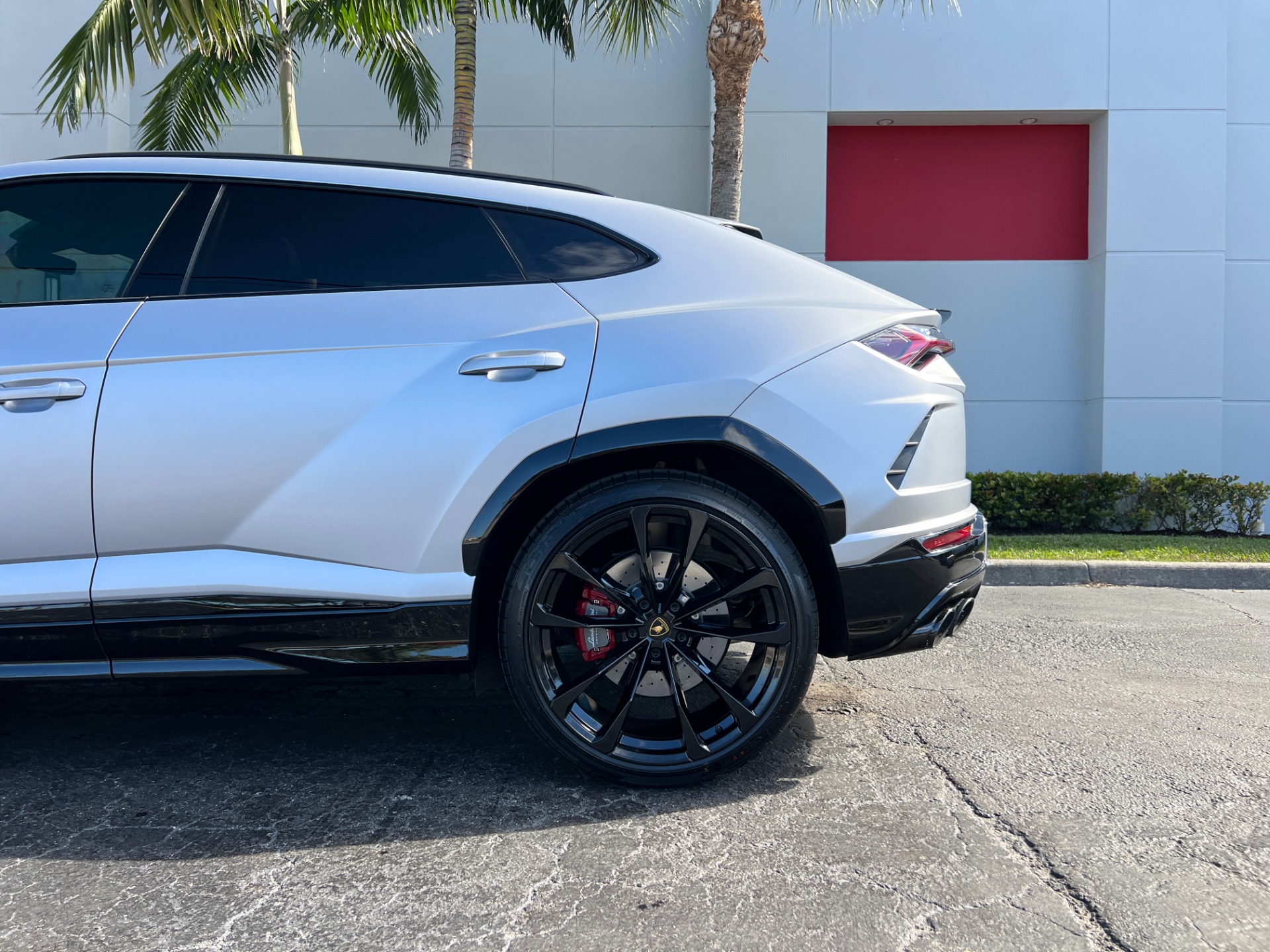 Used-2022-Lamborghini-Urus