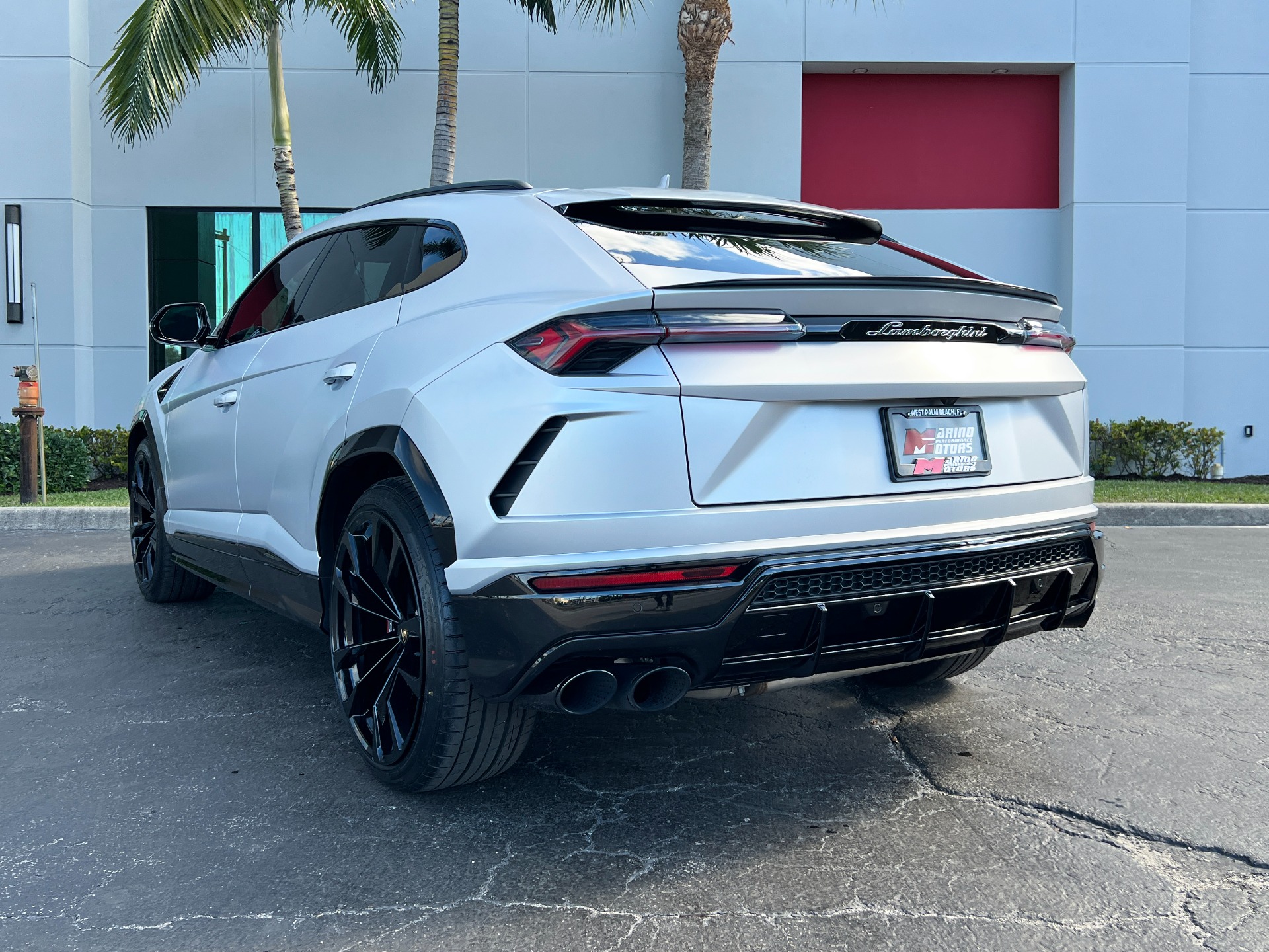 Used-2022-Lamborghini-Urus