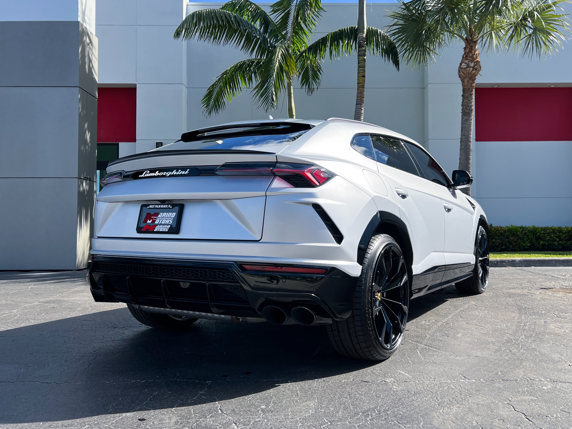 Used-2022-Lamborghini-Urus