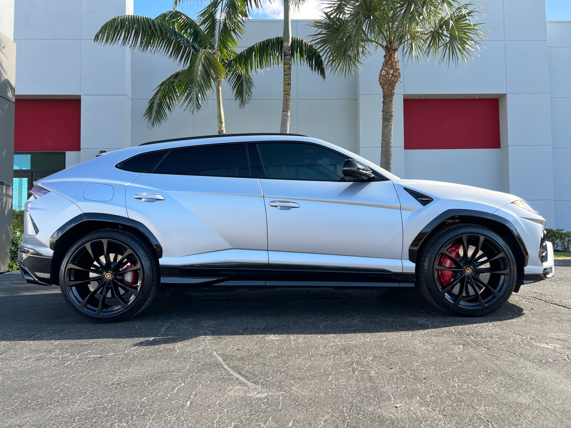 Used-2022-Lamborghini-Urus