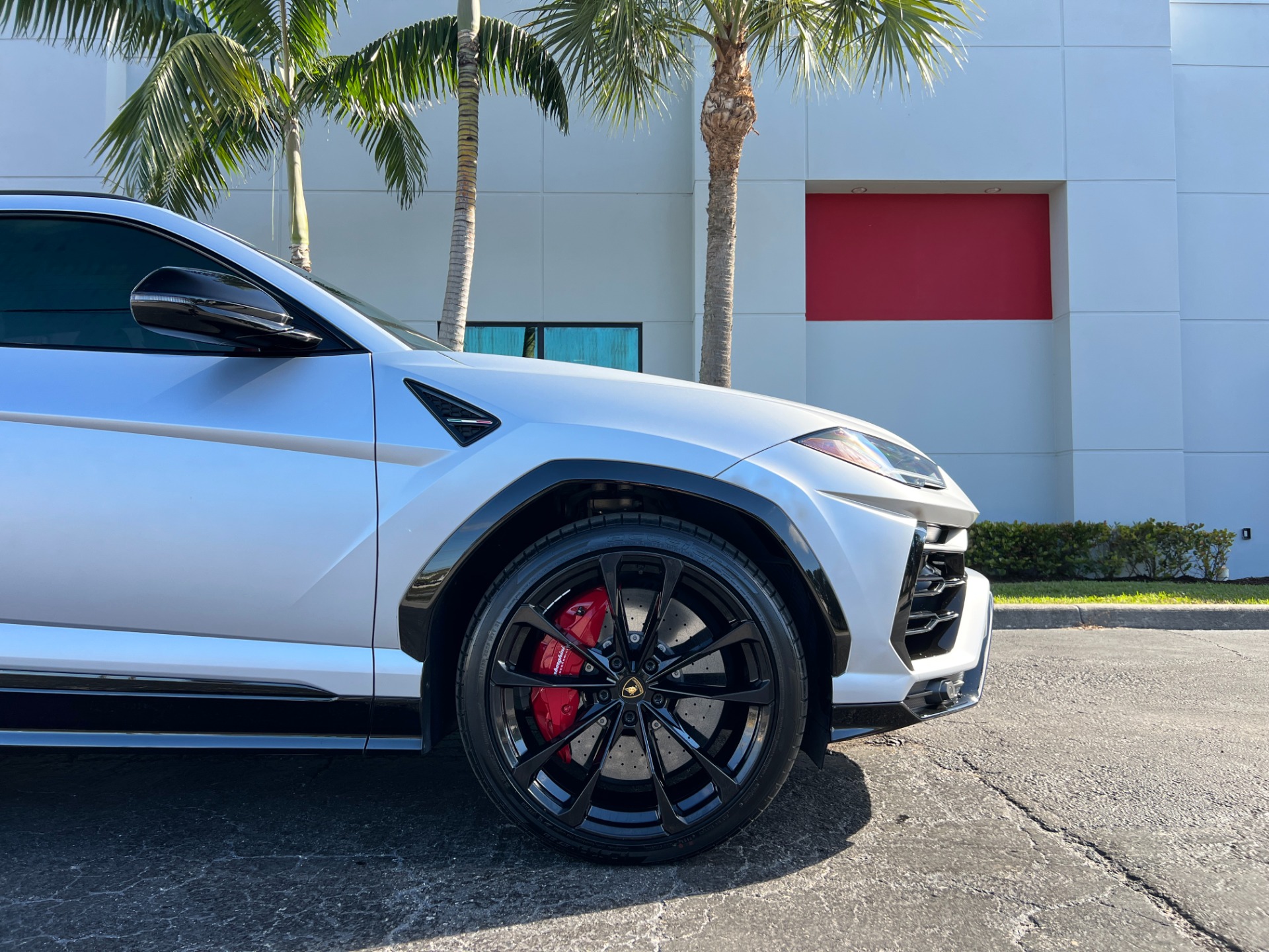 Used-2022-Lamborghini-Urus