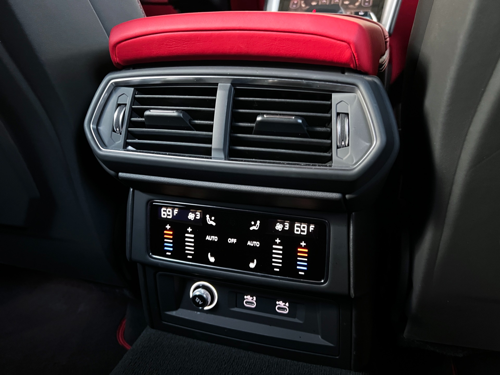 Used-2022-Lamborghini-Urus