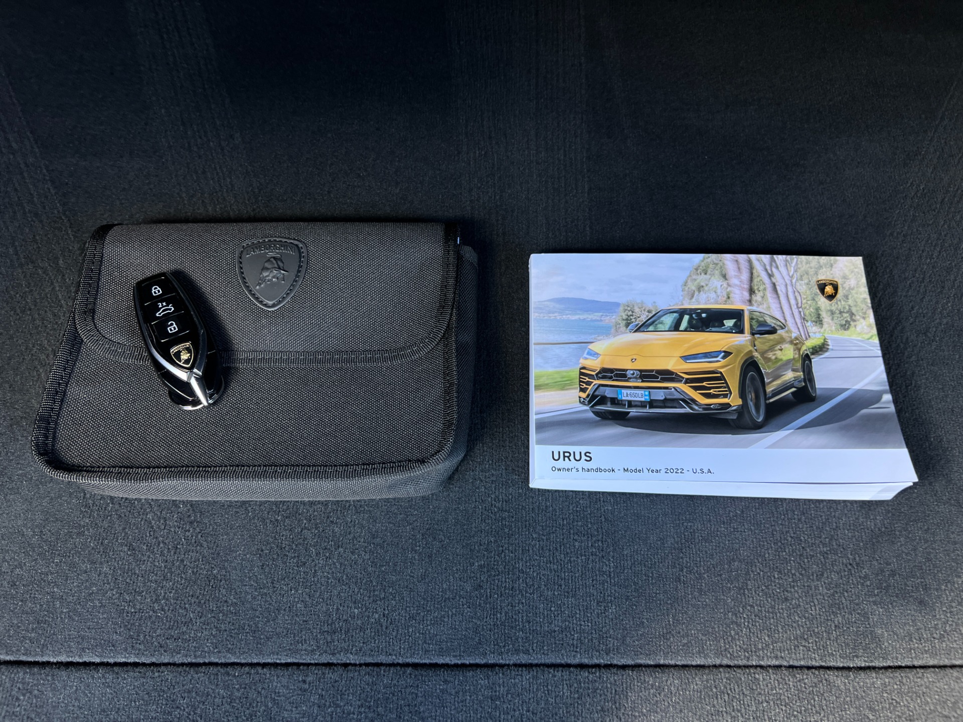 Used-2022-Lamborghini-Urus