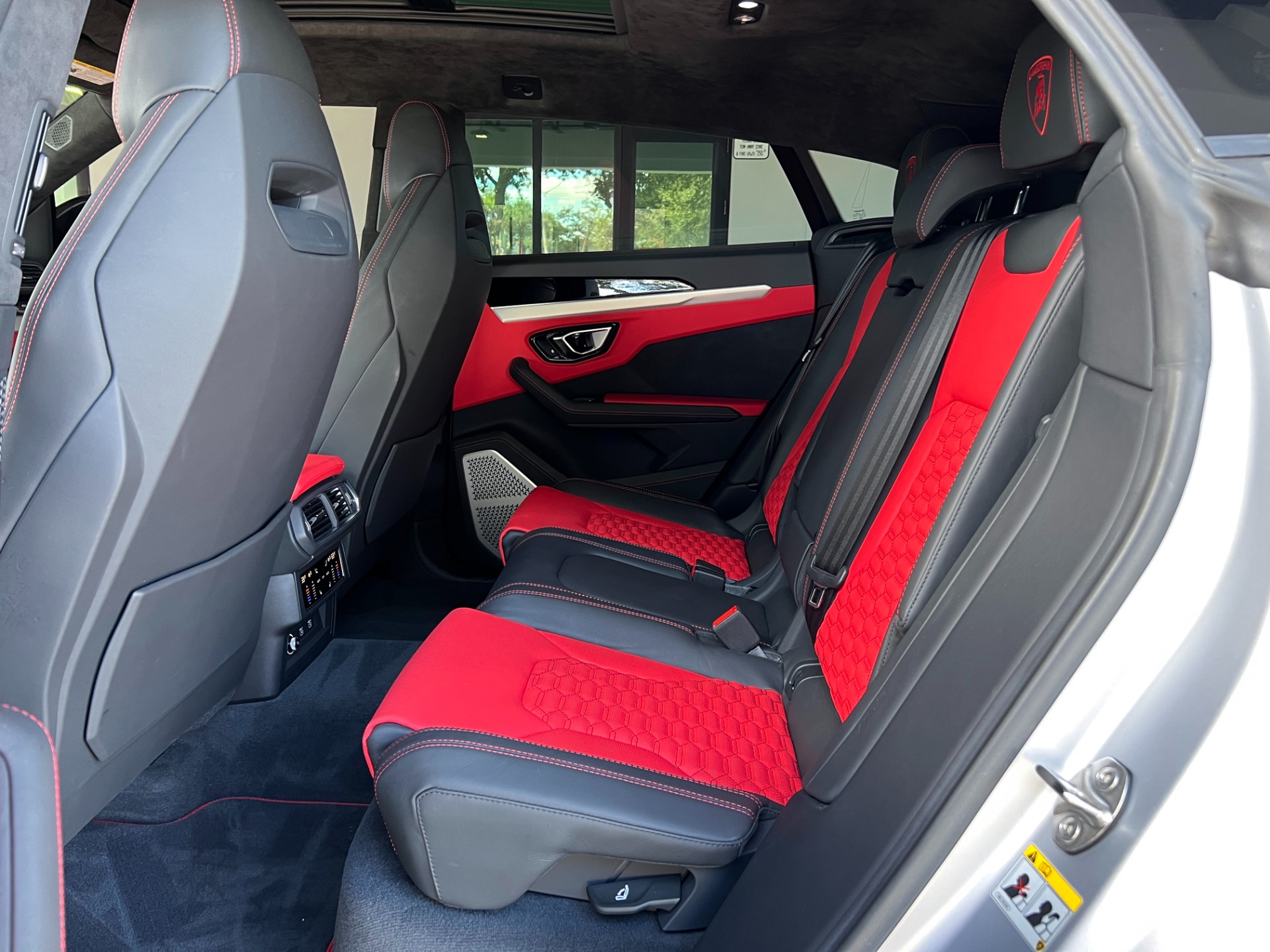 Used-2022-Lamborghini-Urus