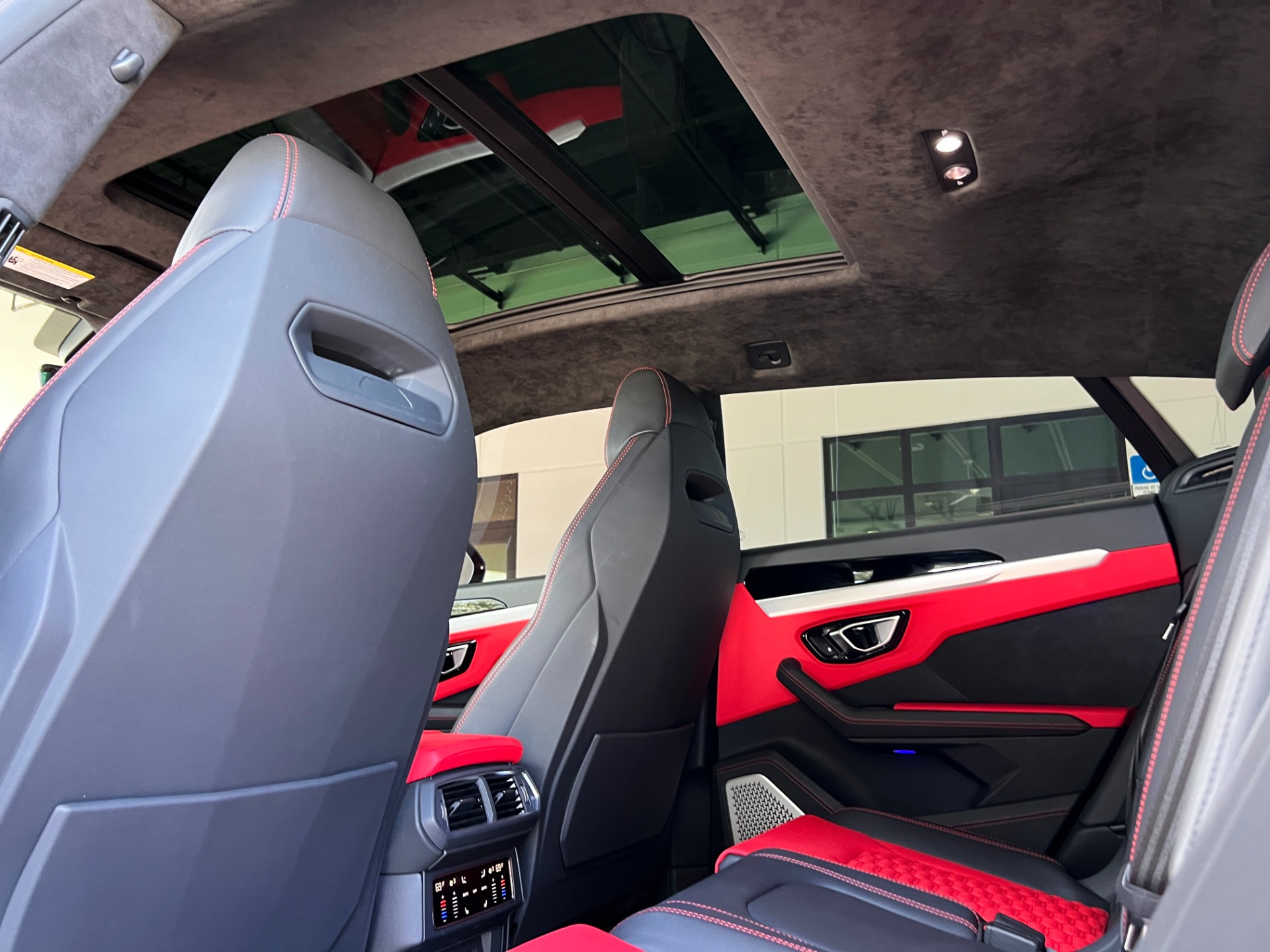 Used-2022-Lamborghini-Urus