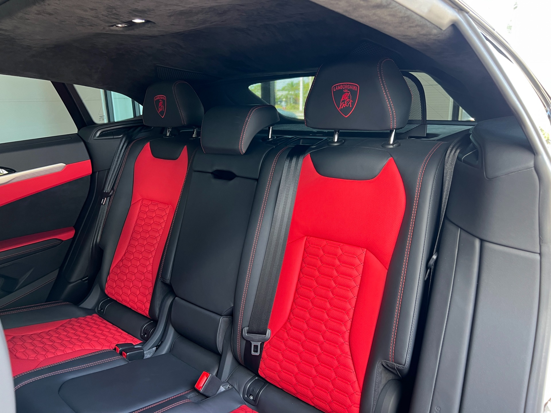 Used-2022-Lamborghini-Urus