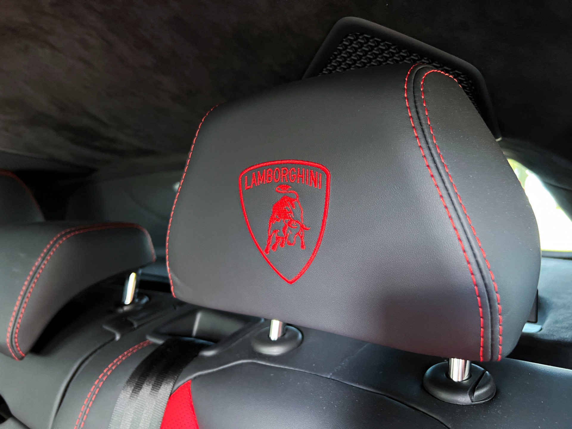 Used-2022-Lamborghini-Urus