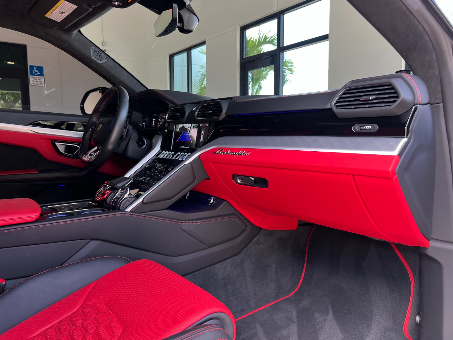 Used-2022-Lamborghini-Urus