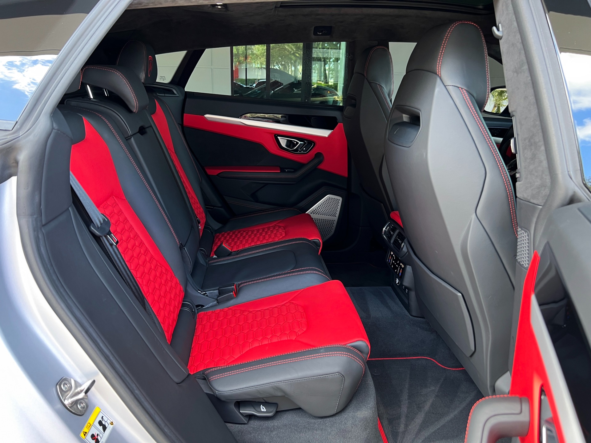 Used-2022-Lamborghini-Urus