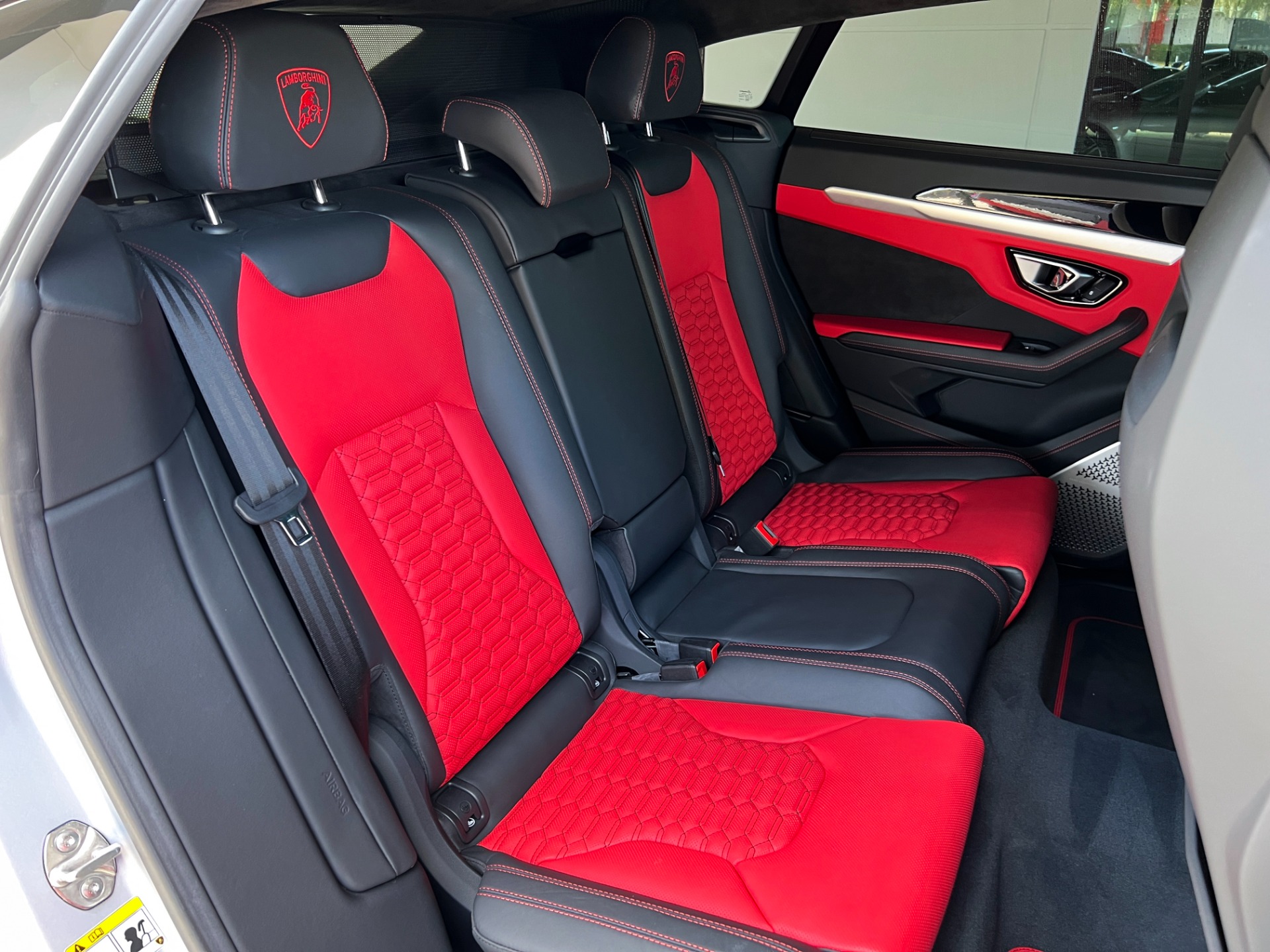 Used-2022-Lamborghini-Urus