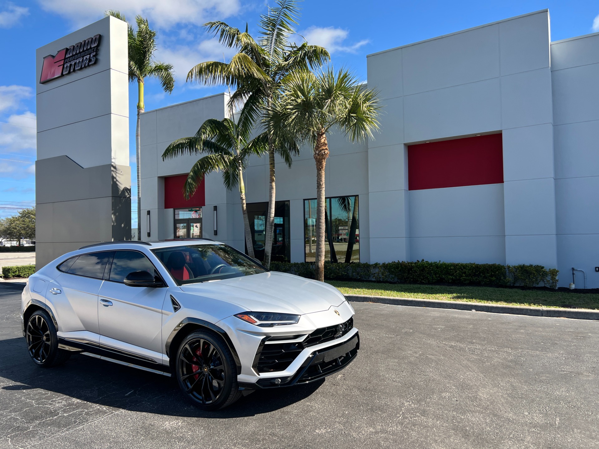 Used-2022-Lamborghini-Urus