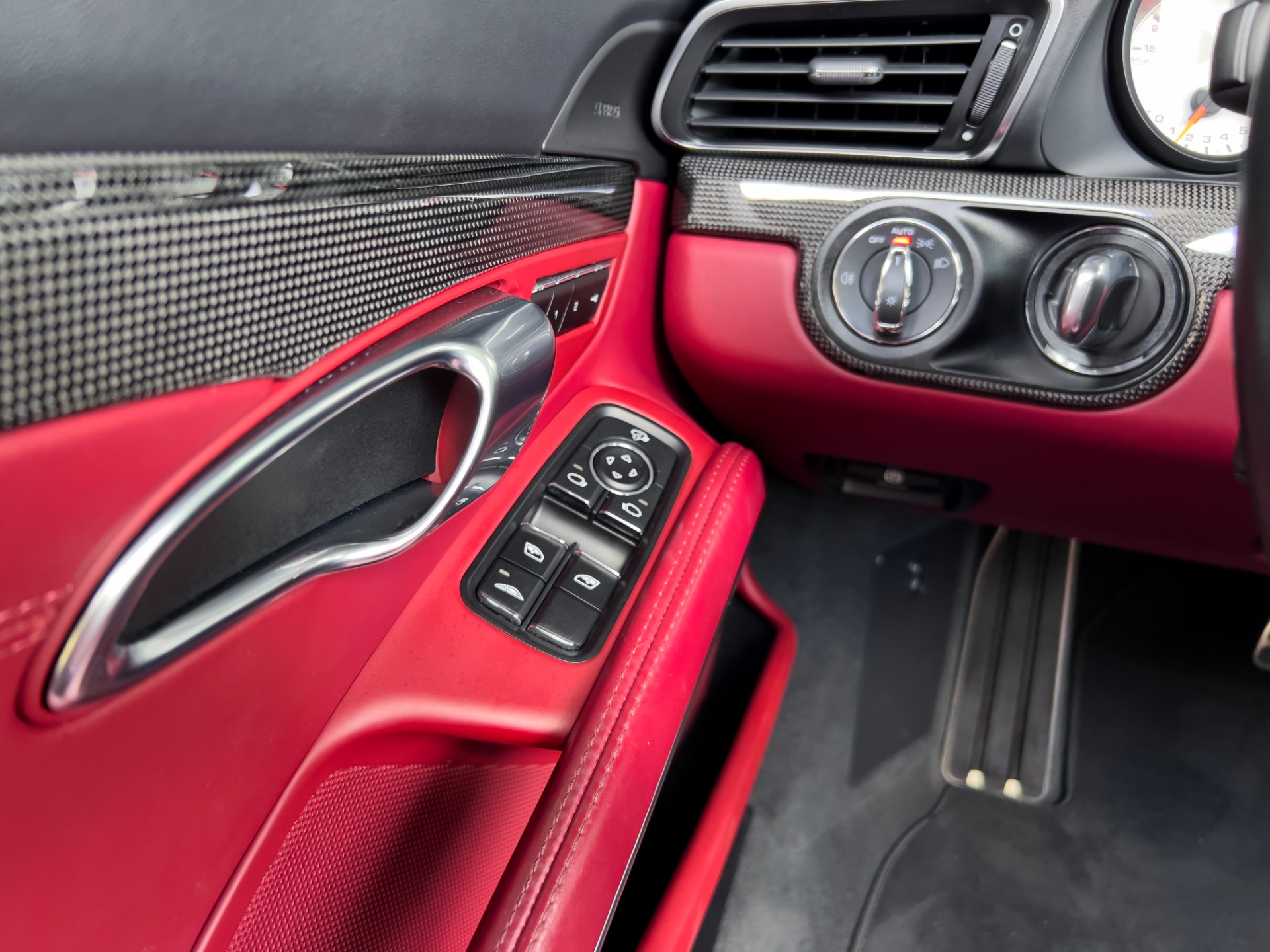 Used-2019-Porsche-911-Turbo-S