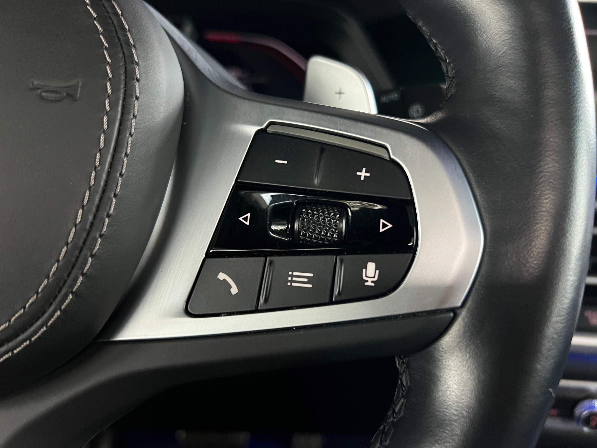 Used-2023-BMW-X5-M50i