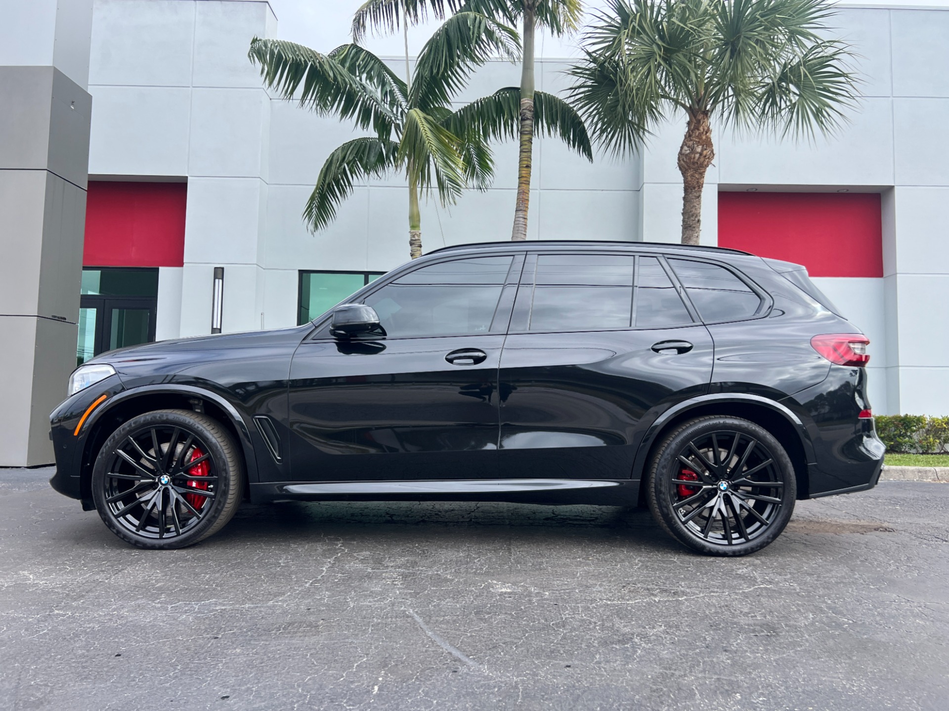 Used-2023-BMW-X5-M50i