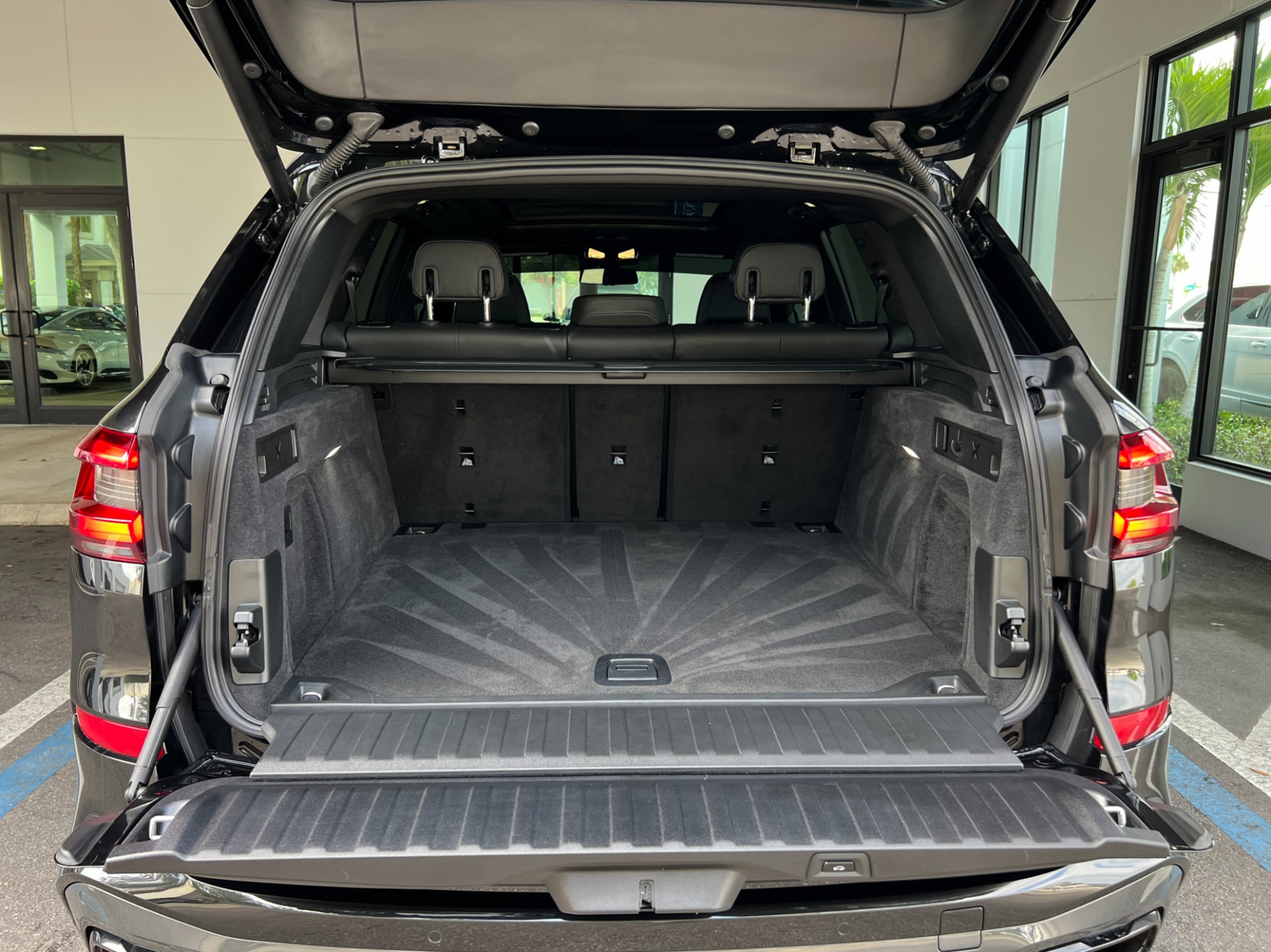 Used-2023-BMW-X5-M50i