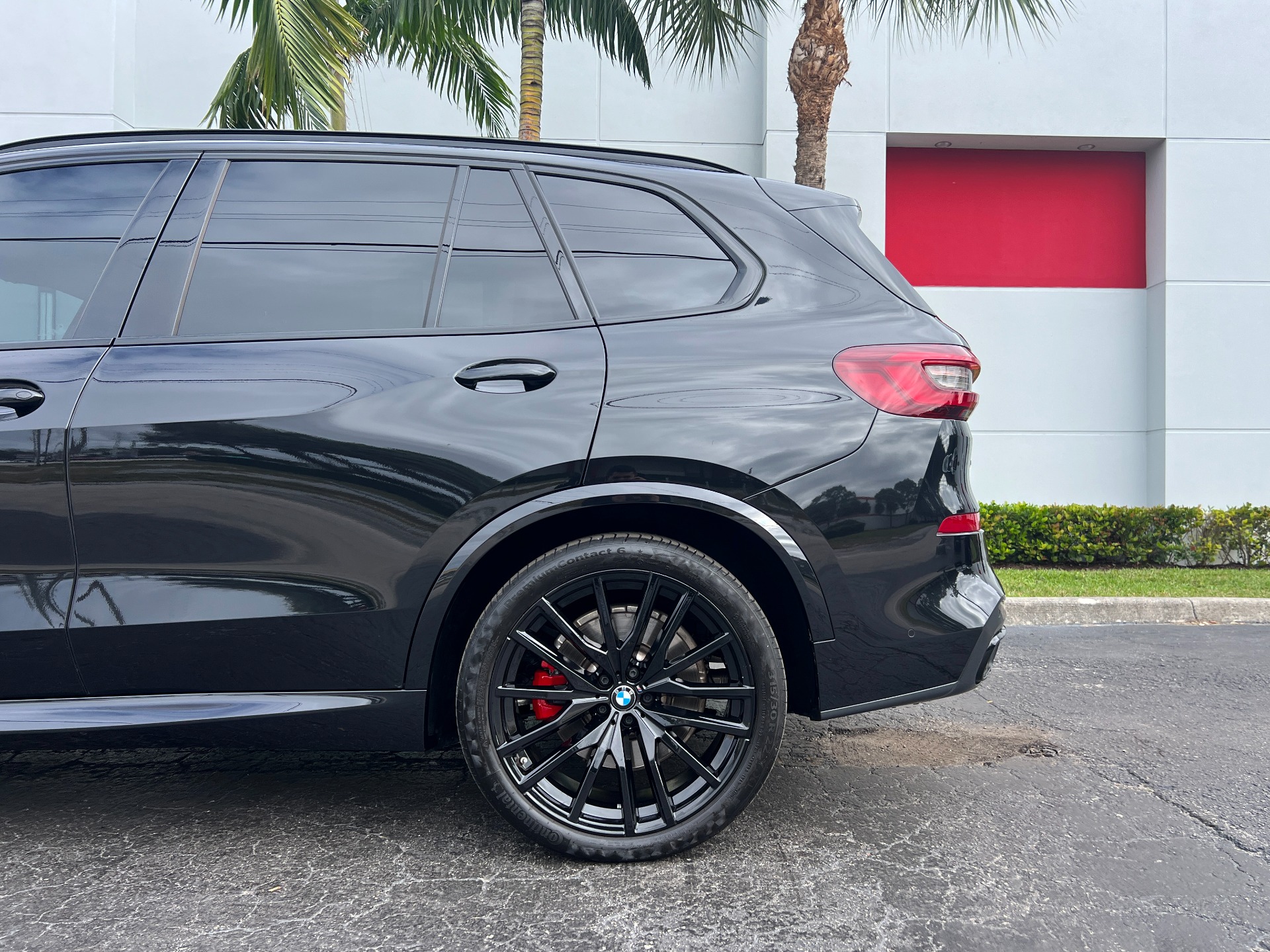Used-2023-BMW-X5-M50i