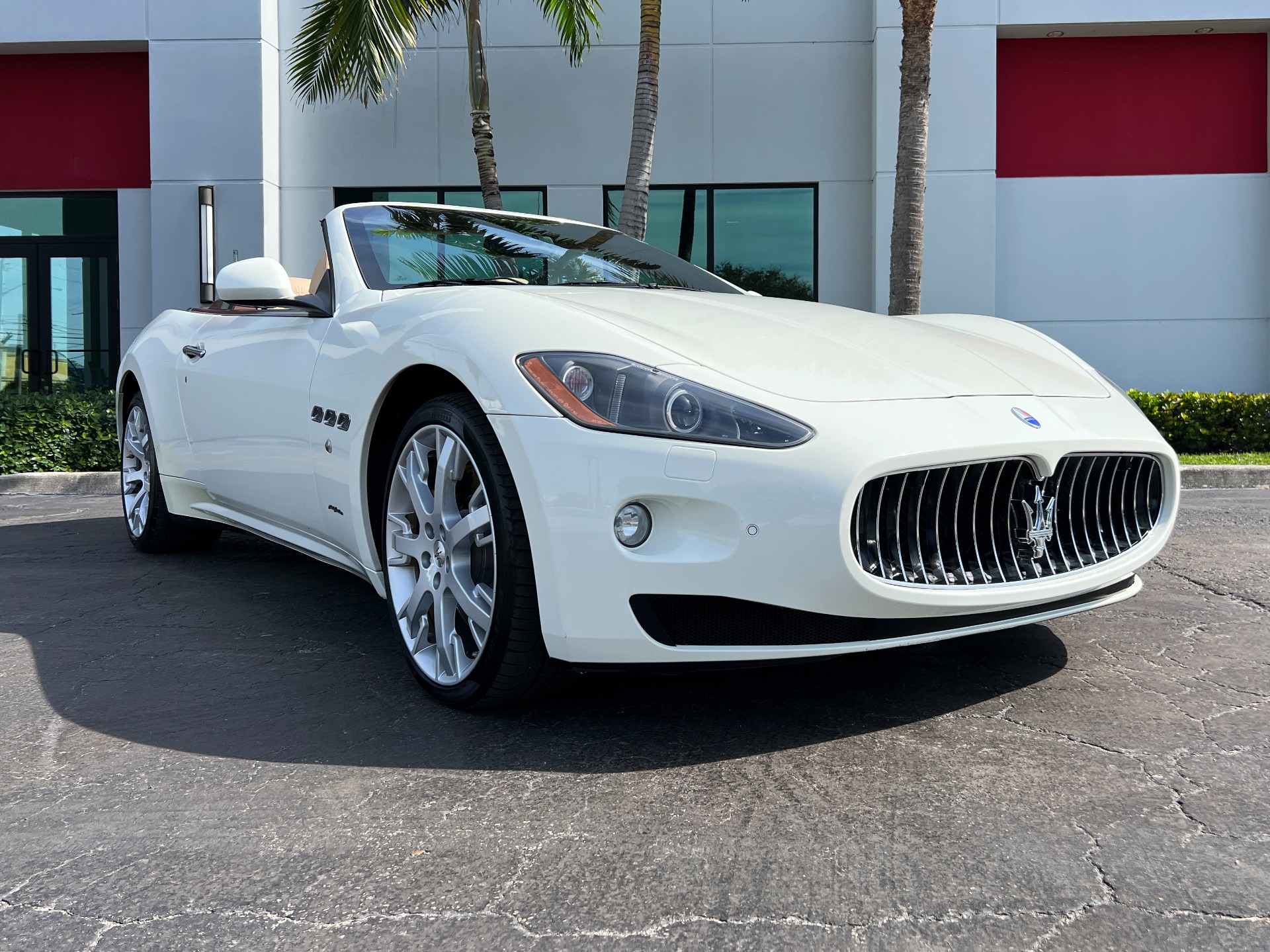 Used-2012-Maserati-GranTurismo