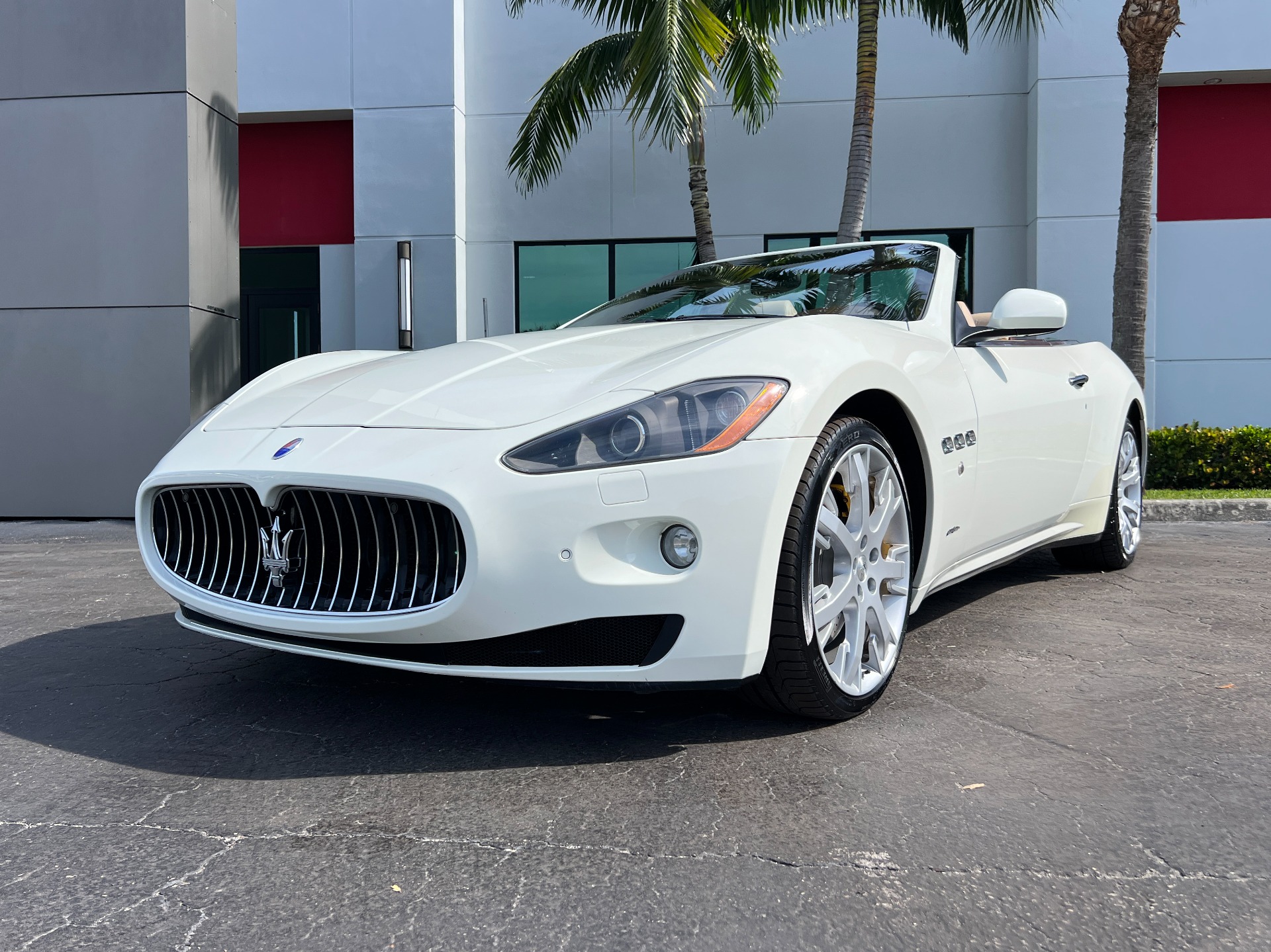 Used-2012-Maserati-GranTurismo