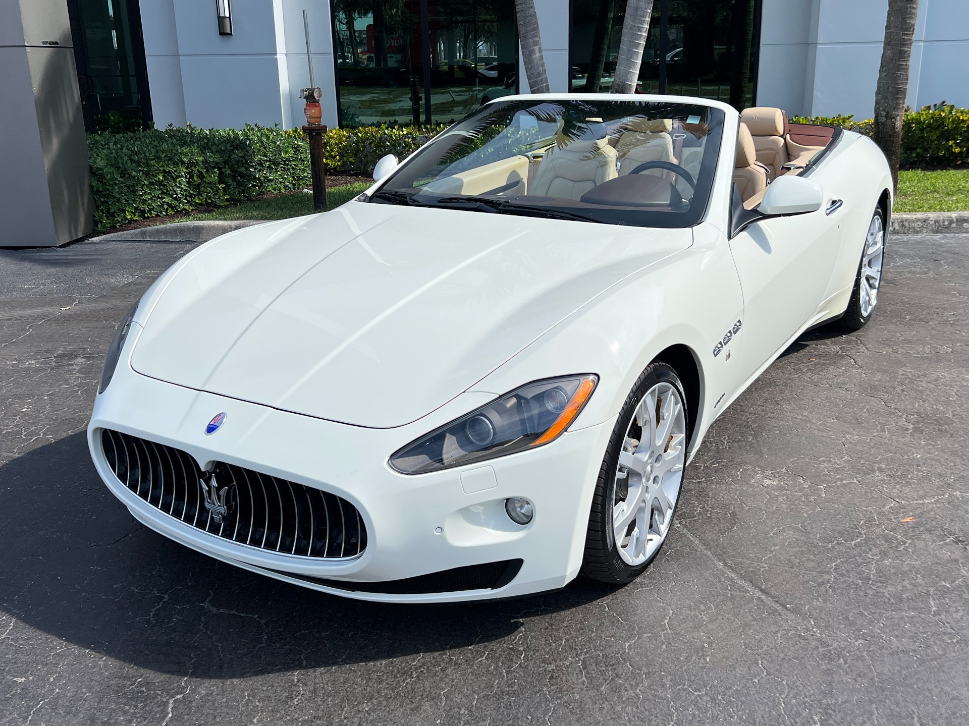 Used-2012-Maserati-GranTurismo