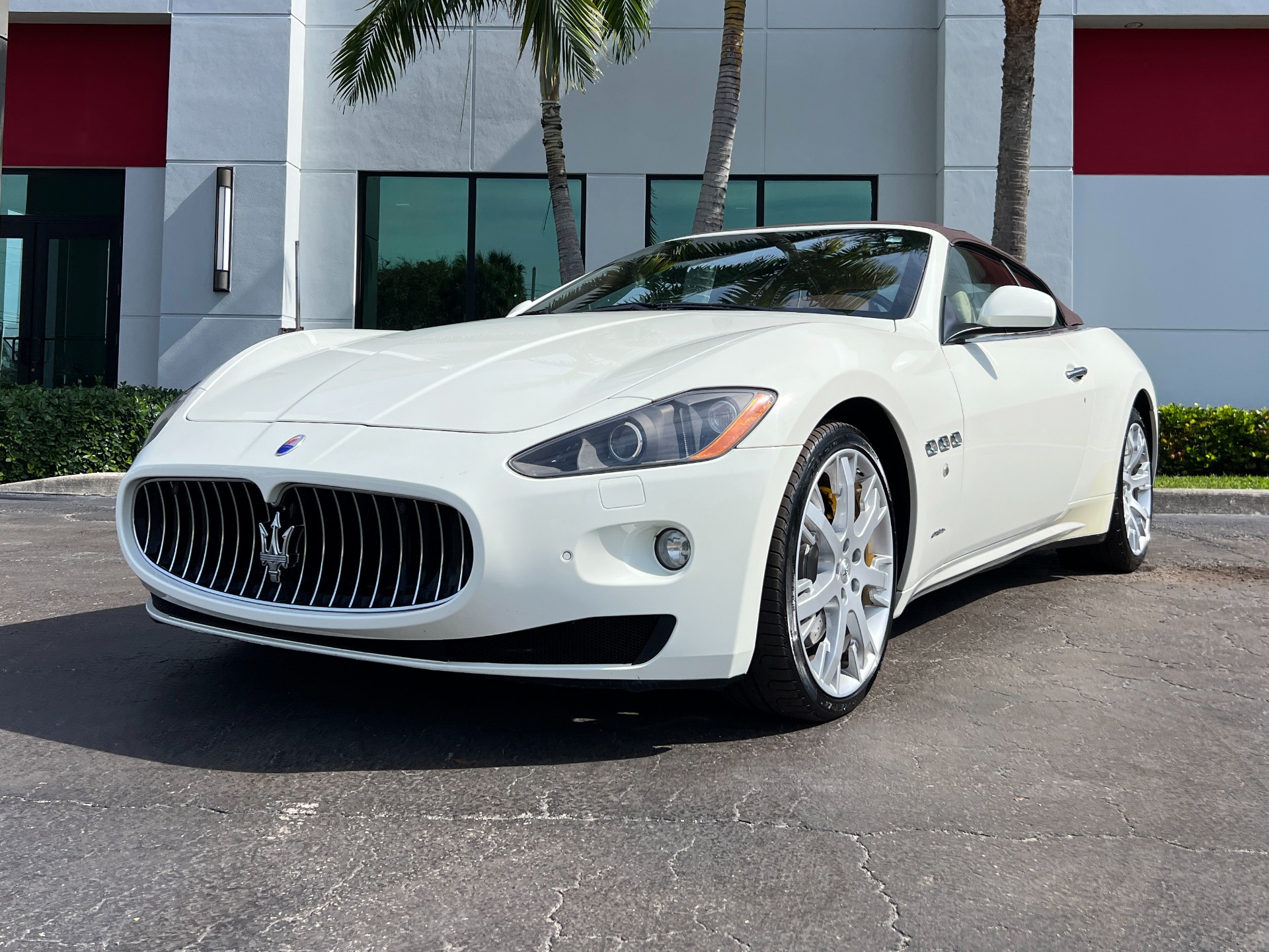 Used-2012-Maserati-GranTurismo