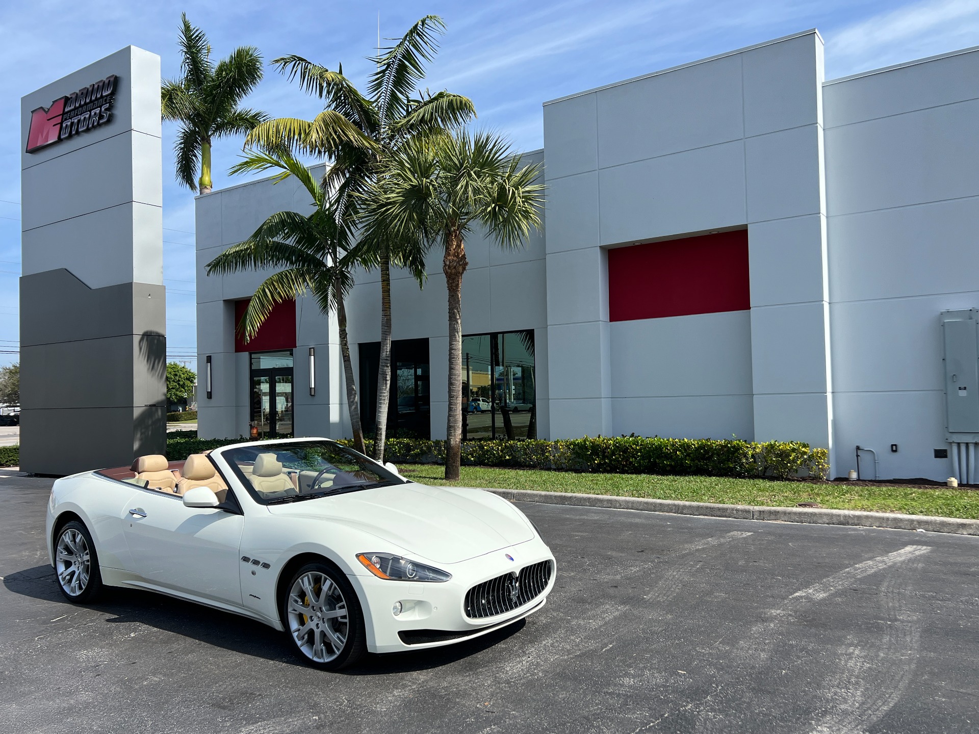 Used-2012-Maserati-GranTurismo